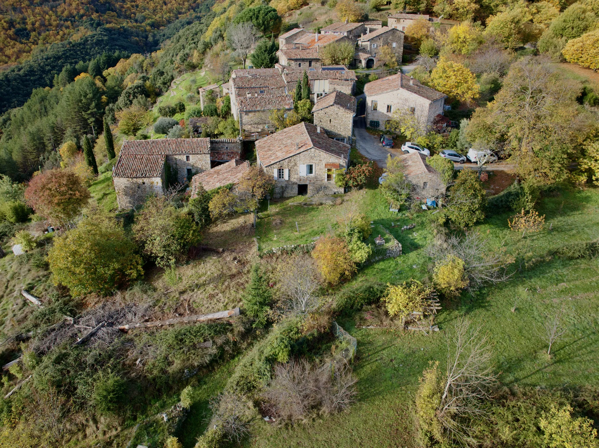 Charmante maison en pierre avec vue spectaculaire à Beaumont 