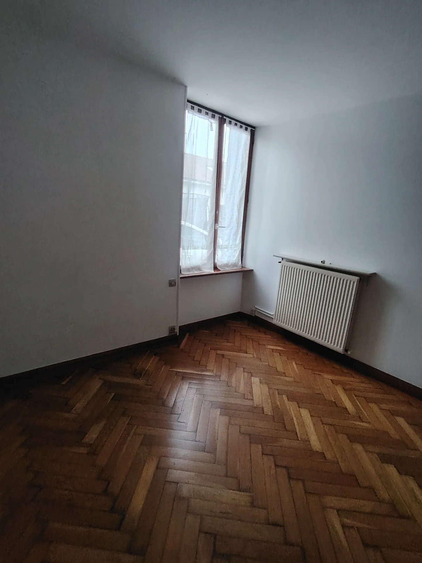 Maison mitoyenne à Lerouville avec terrasse et garage - Investissement locatif rentable 