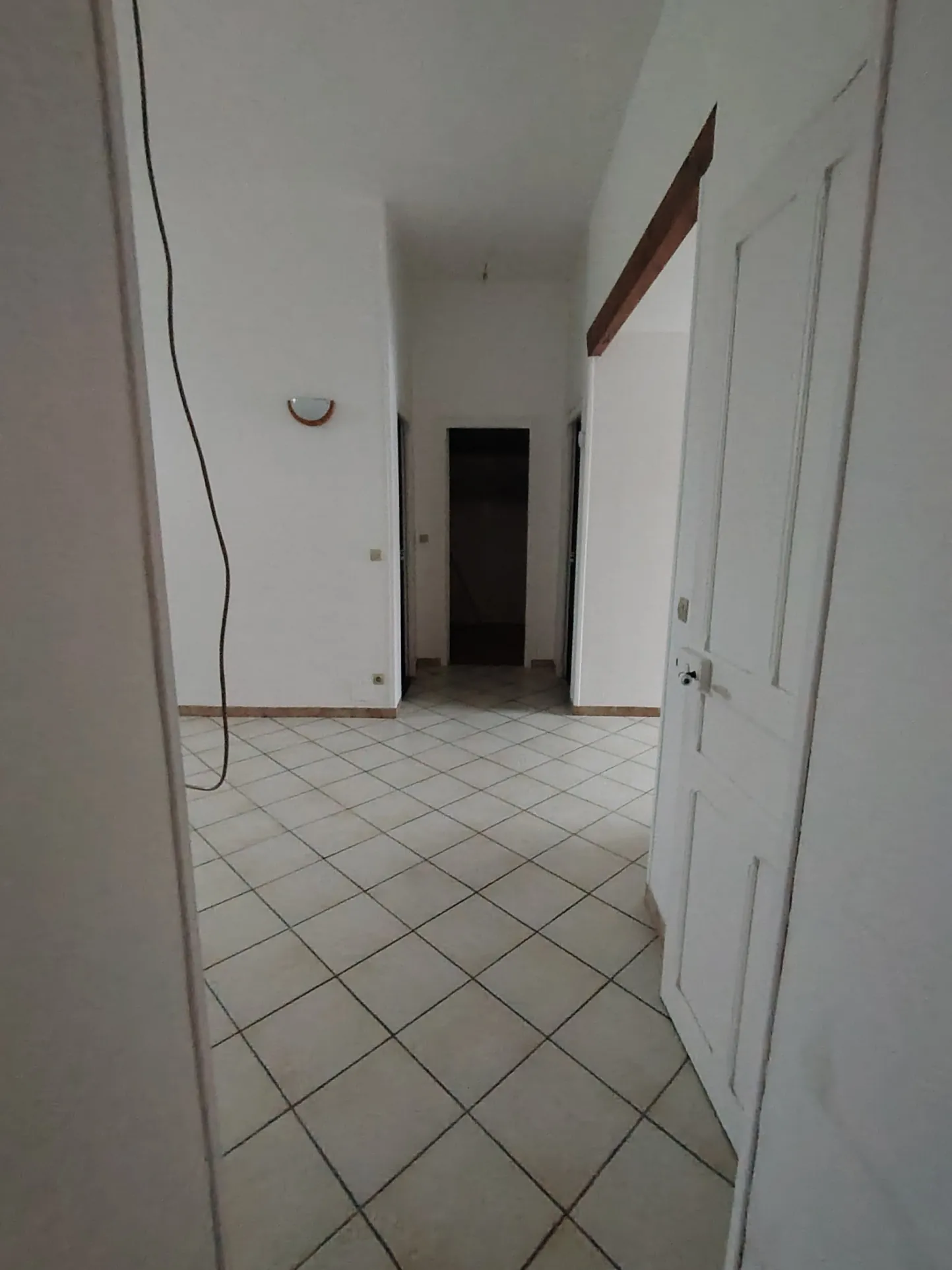 Maison mitoyenne à Lerouville avec terrasse et garage - Investissement locatif rentable 