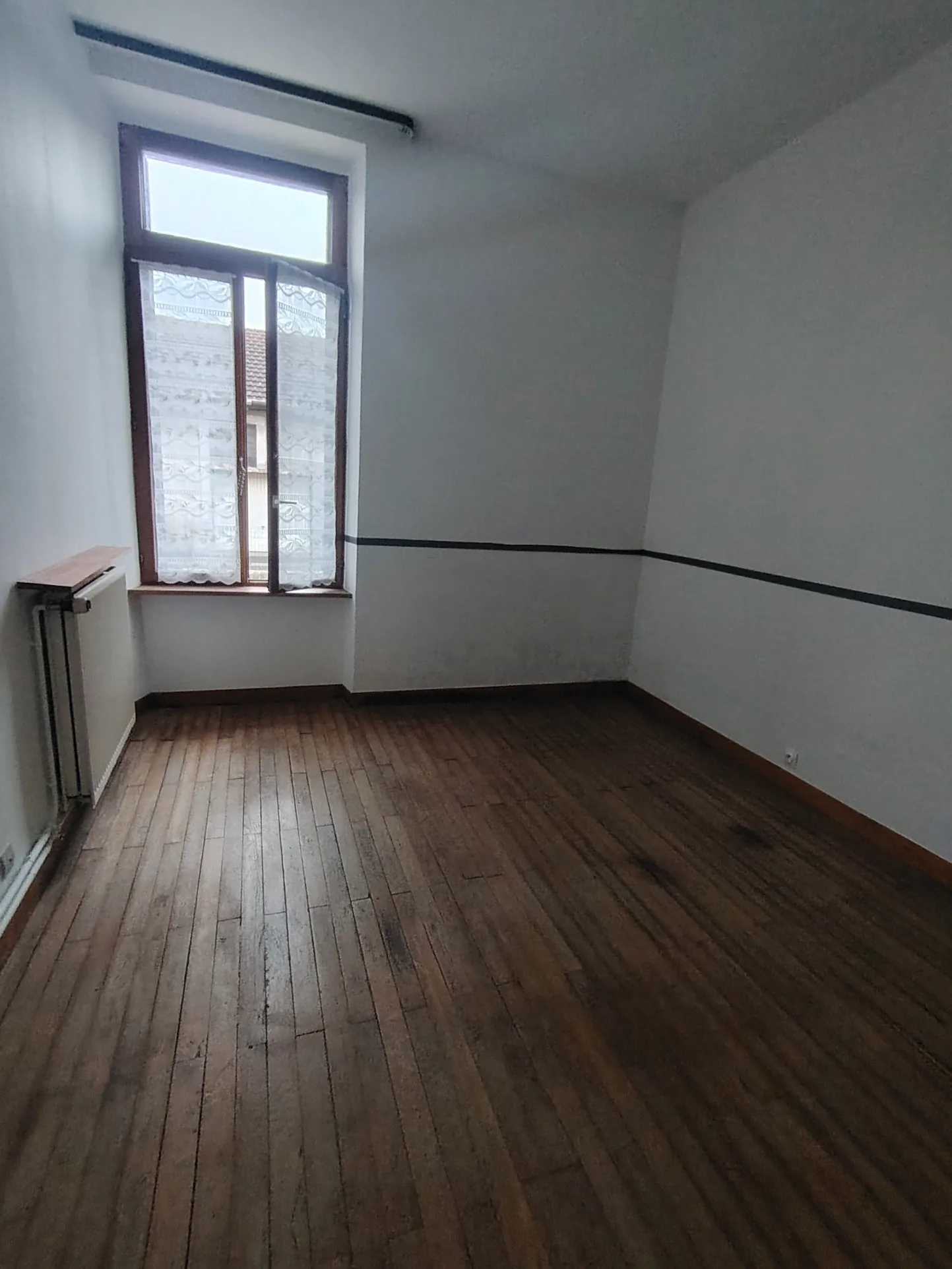 Maison mitoyenne à Lerouville avec terrasse et garage - Investissement locatif rentable 