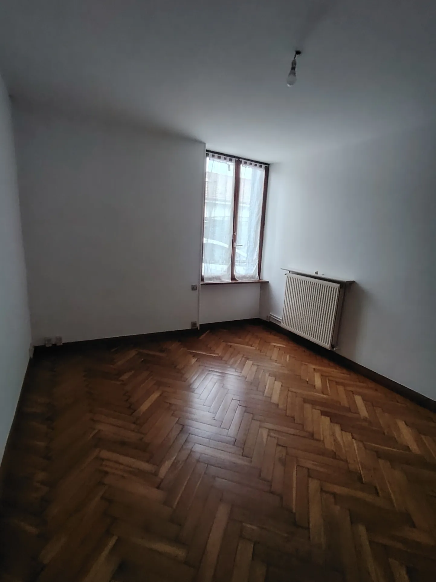 Maison mitoyenne à Lerouville avec terrasse et garage - Investissement locatif rentable 