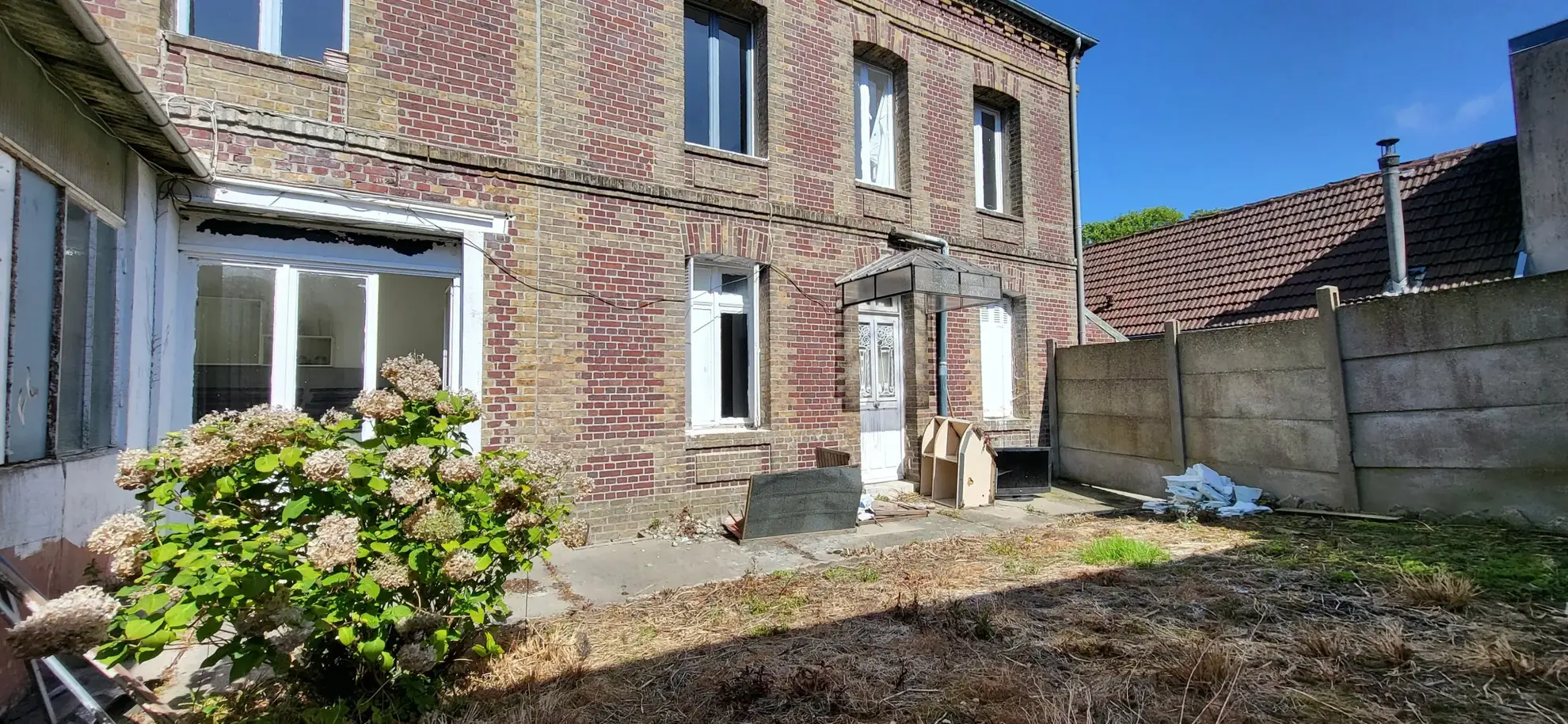 Ensemble immobilier à acheter à Dieppe, à rénover, pour investisseurs - 222 000 €