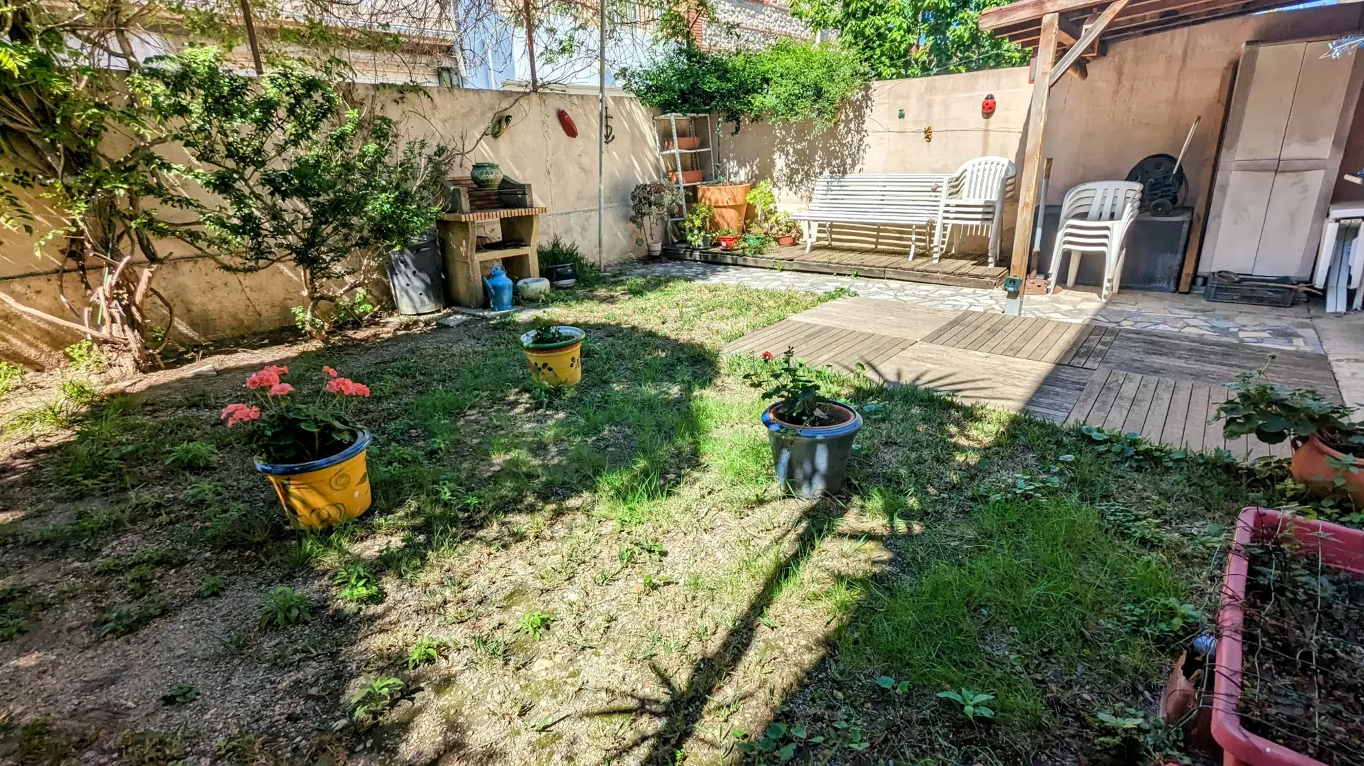 Maison mitoyenne à Perpignan avec jardin et garage, idéal famille ou profession libérale