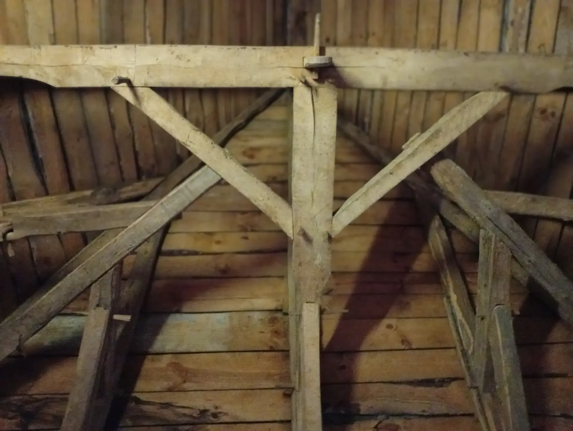 Maison spacieuse avec jacuzzi, dépendances et terrain constructible près d’un village dynamique 