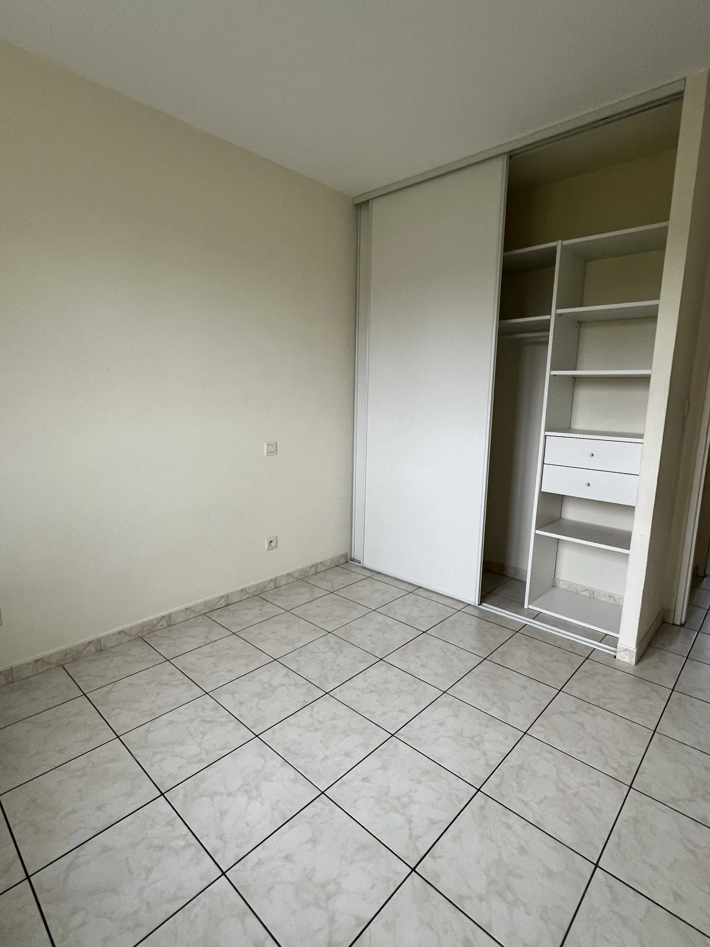 Maison 3 chambres avec garage et jardin à Roaillan 