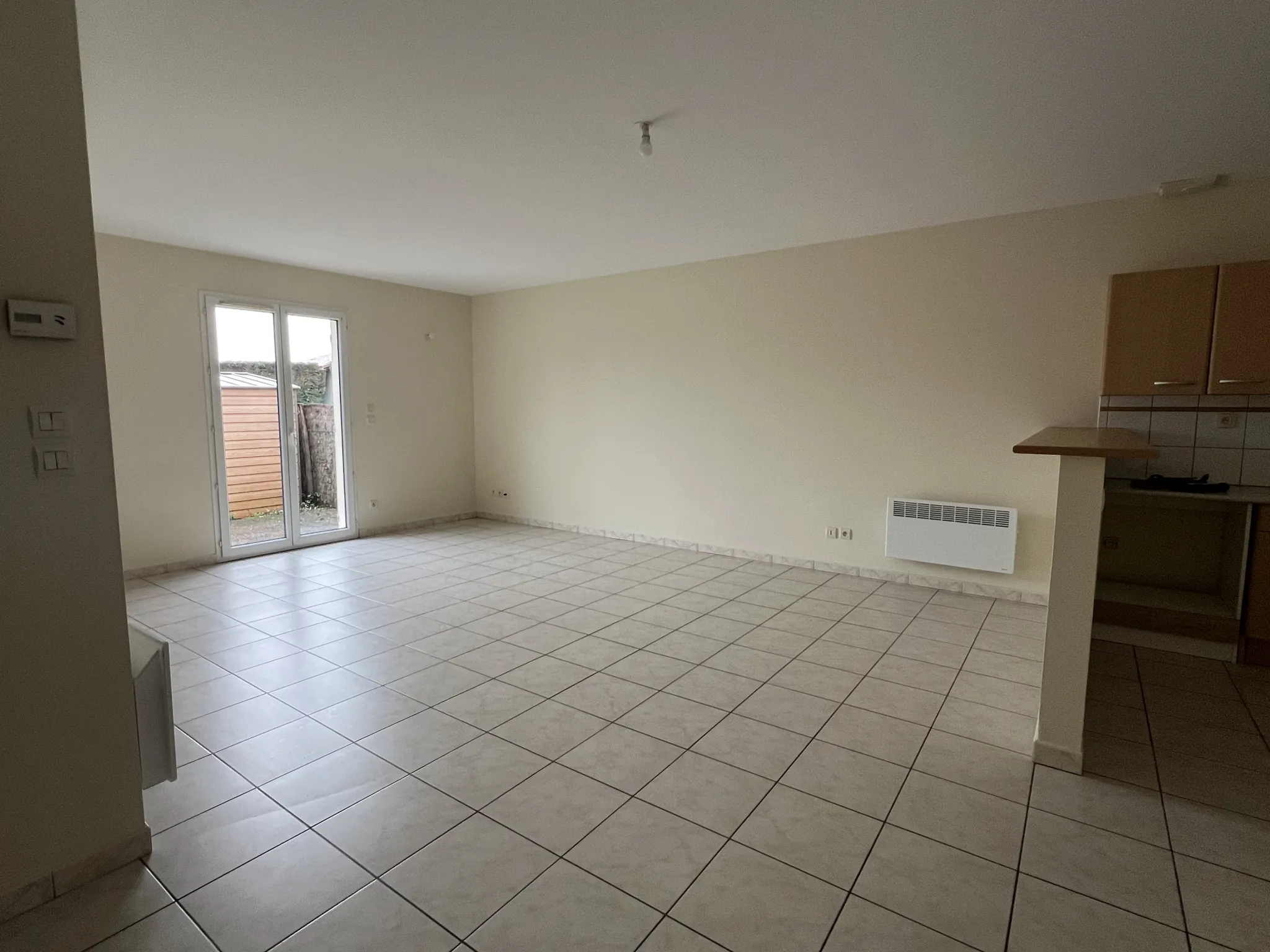 Maison 3 chambres avec garage et jardin à Roaillan 