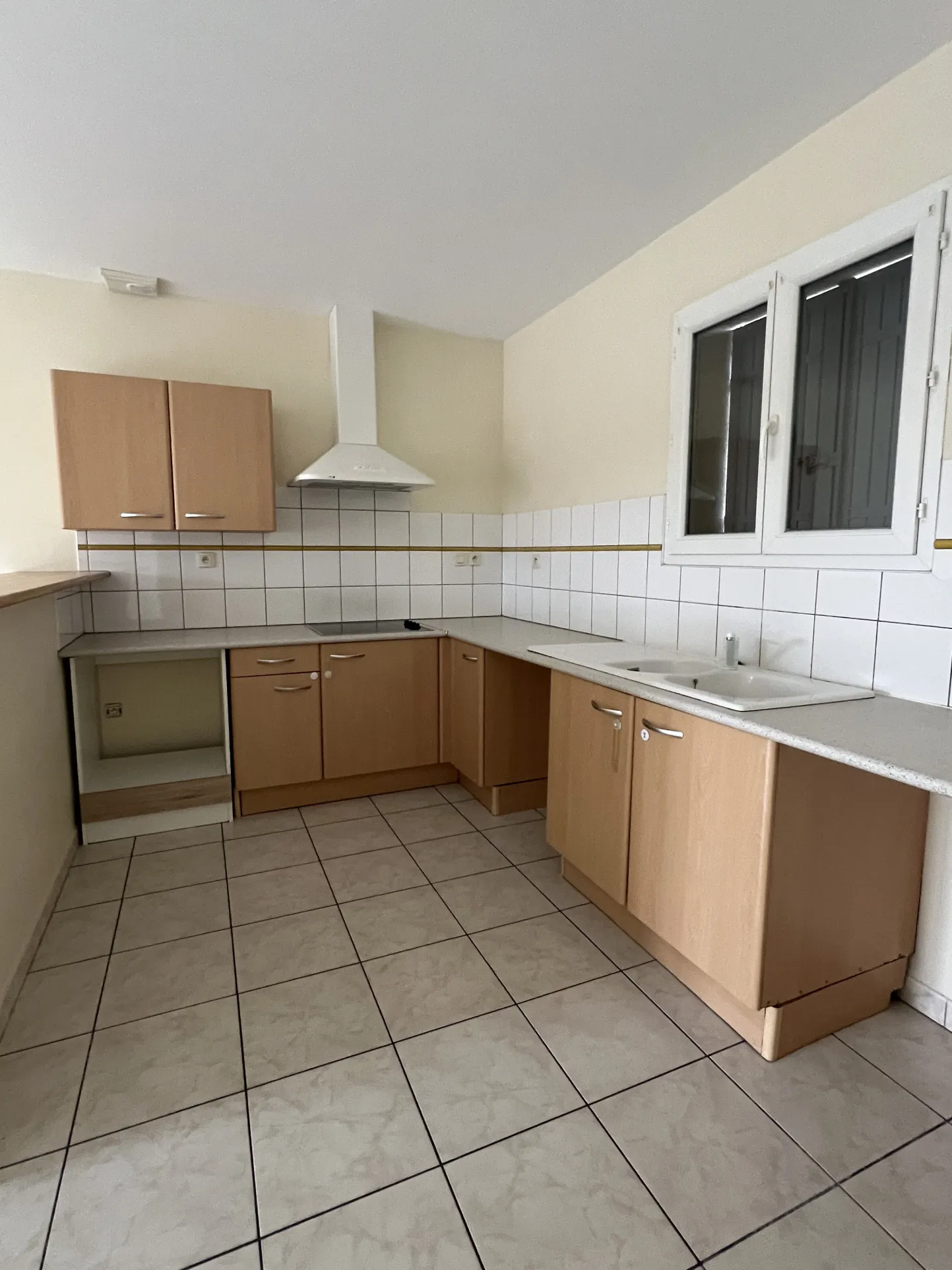 Maison 3 chambres avec garage et jardin à Roaillan 