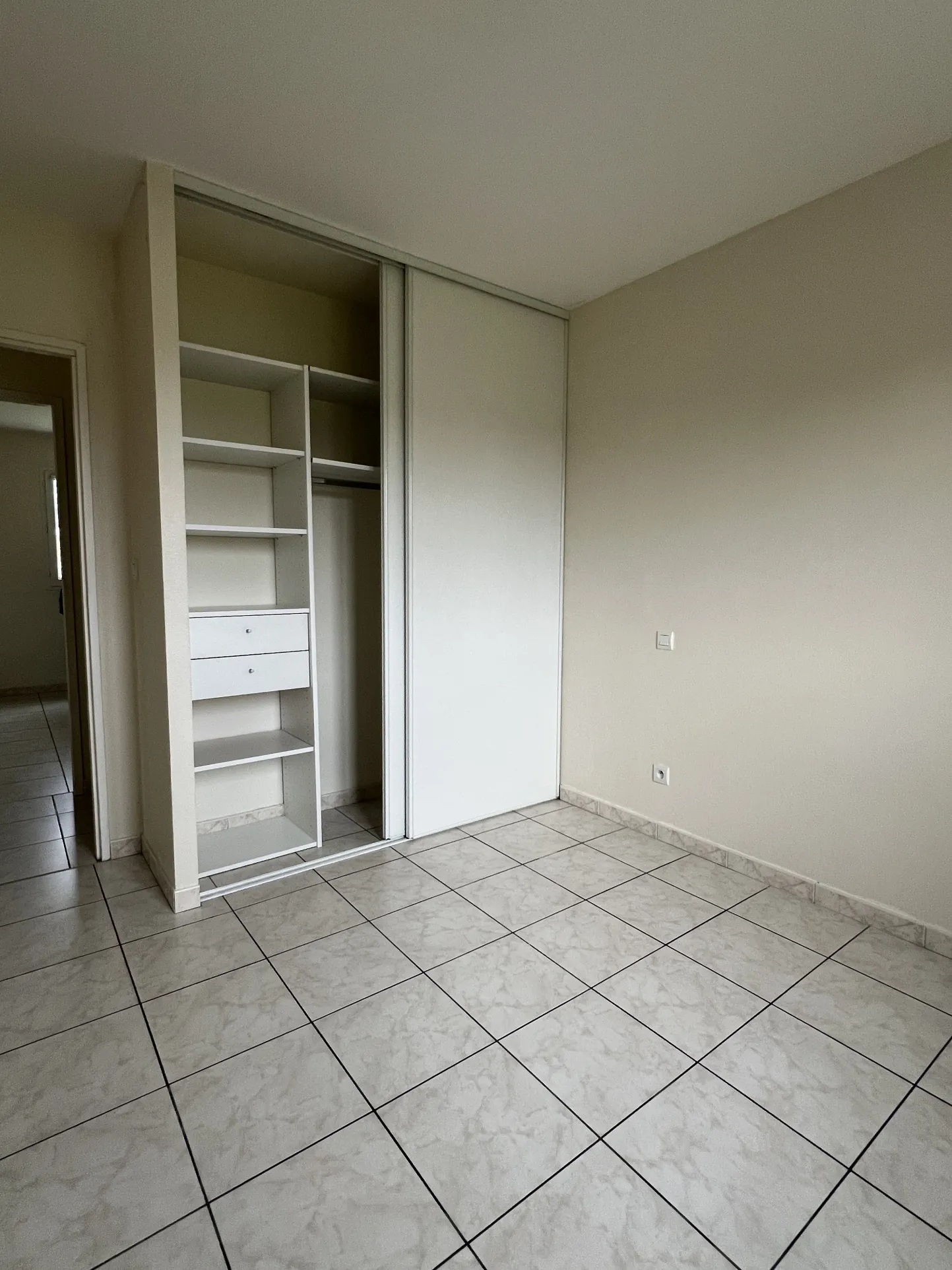 Maison 3 chambres avec garage et jardin à Roaillan 