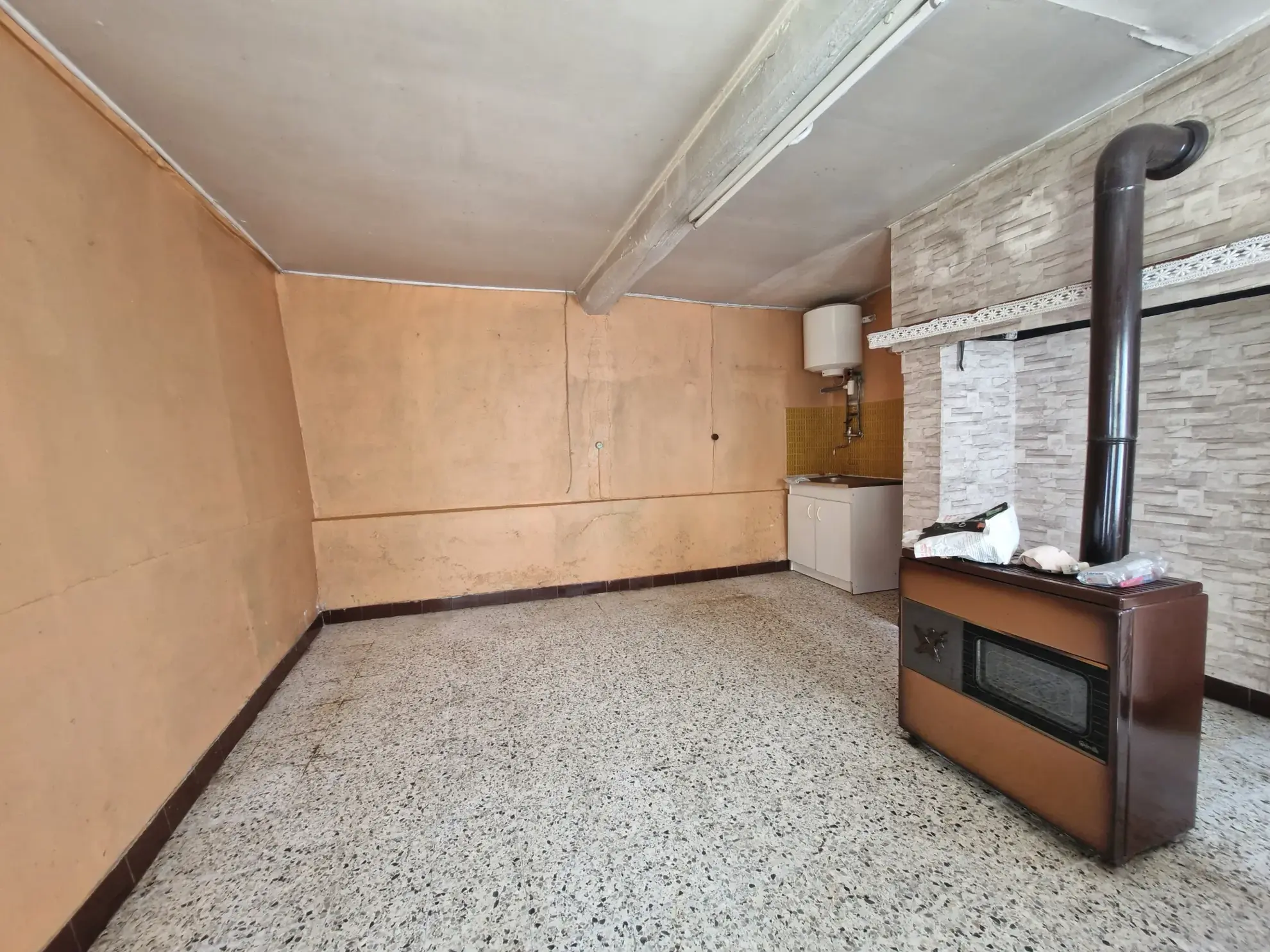 Longère à rénover proche Bacqueville-en-Caux avec 3 chambres et terrain de 405 m² 