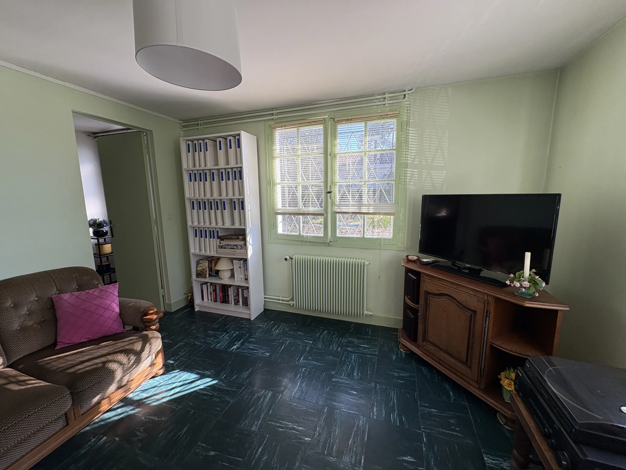 Maison à Bazas avec grand sous-sol, jardin clos et emplacement privilégié 