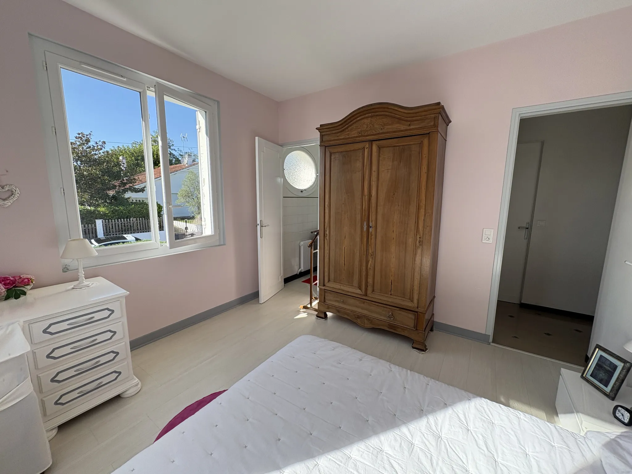 Maison à Bazas avec grand sous-sol, jardin clos et emplacement privilégié 