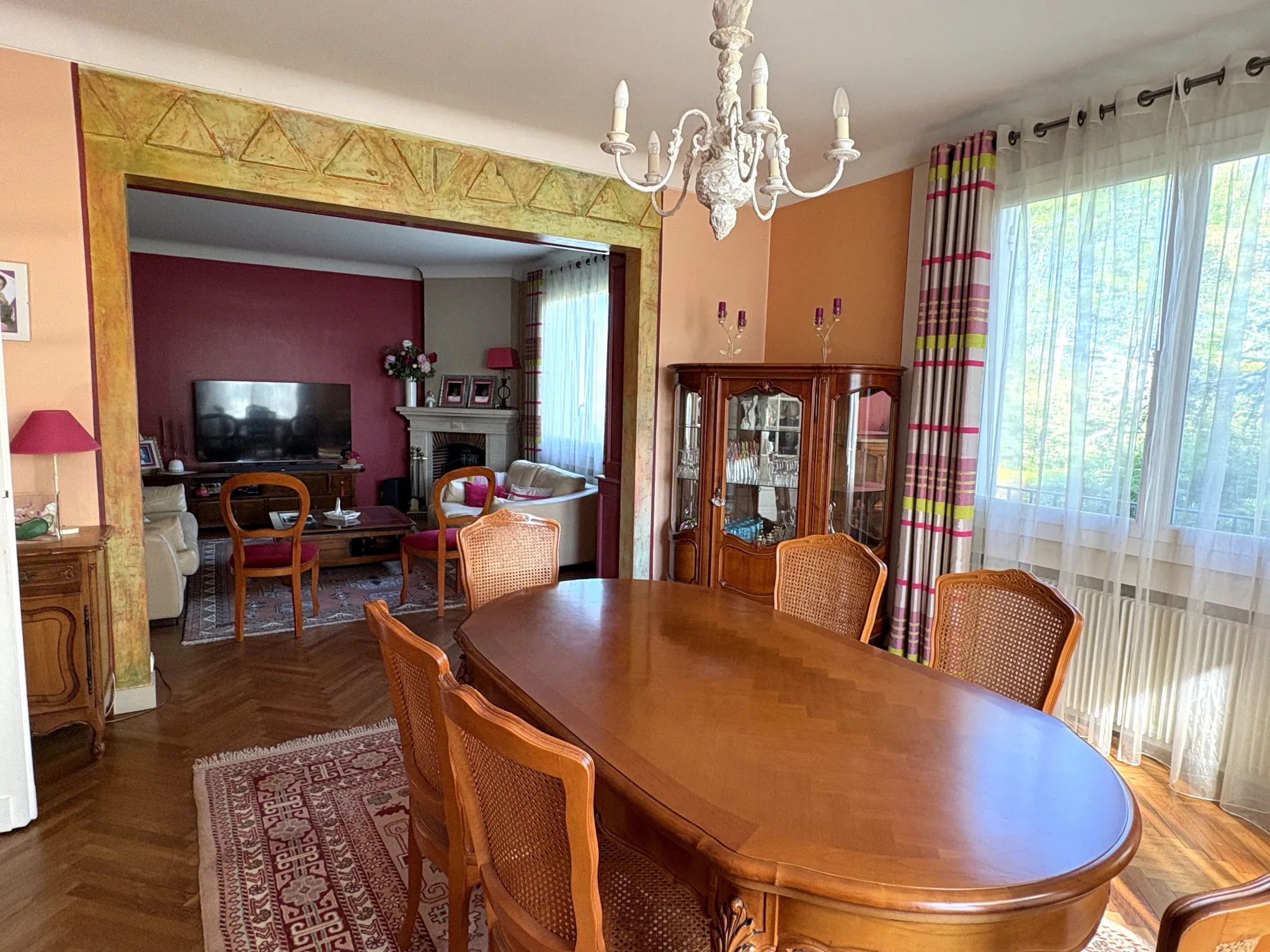 Maison à Bazas avec grand sous-sol, jardin clos et emplacement privilégié 