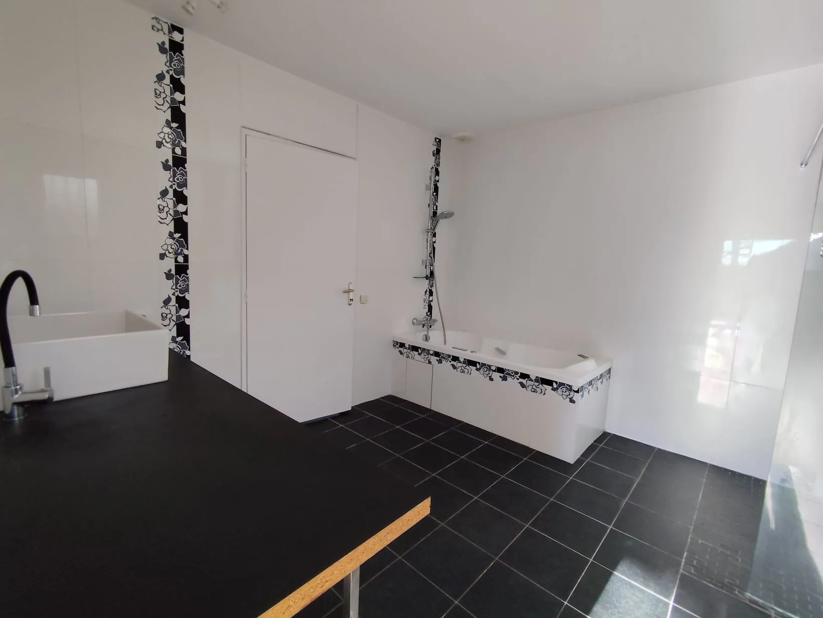 Maison PMR à vendre à Ancinnes avec 4 chambres, garage et jardin - 125 m² 