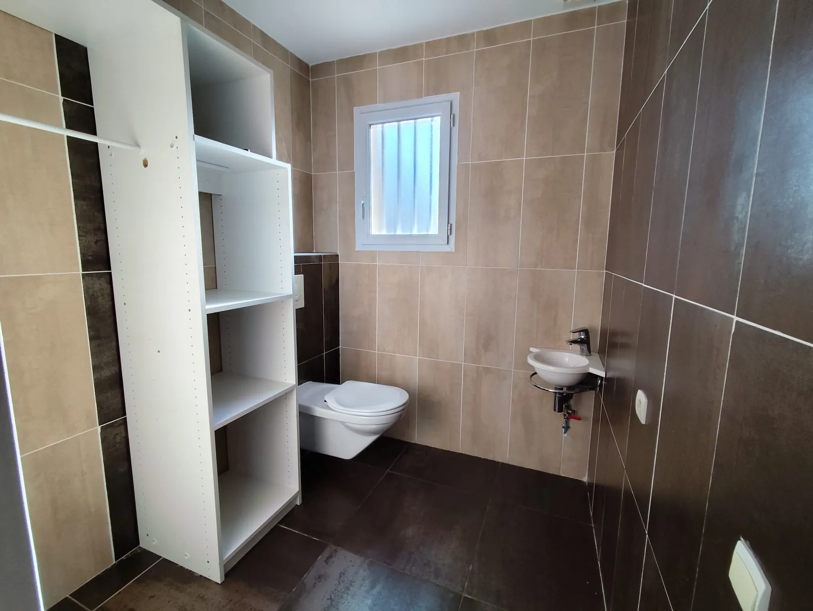 Maison PMR à vendre à Ancinnes avec 4 chambres, garage et jardin - 125 m² 