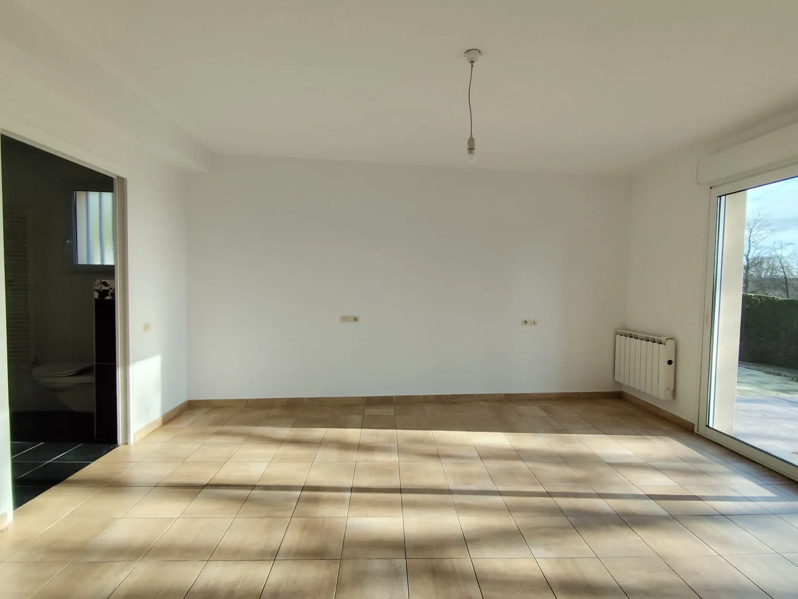 Maison PMR à vendre à Ancinnes avec 4 chambres, garage et jardin - 125 m² 