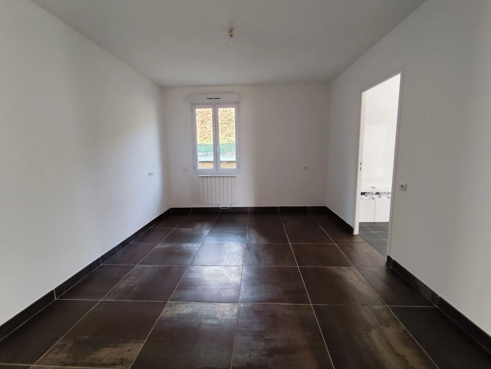 Maison PMR à vendre à Ancinnes avec 4 chambres, garage et jardin - 125 m² 