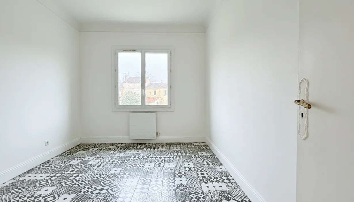 Maison familiale de 170 m² en centre-ville de Montpon-Ménestérol avec terrain clos 