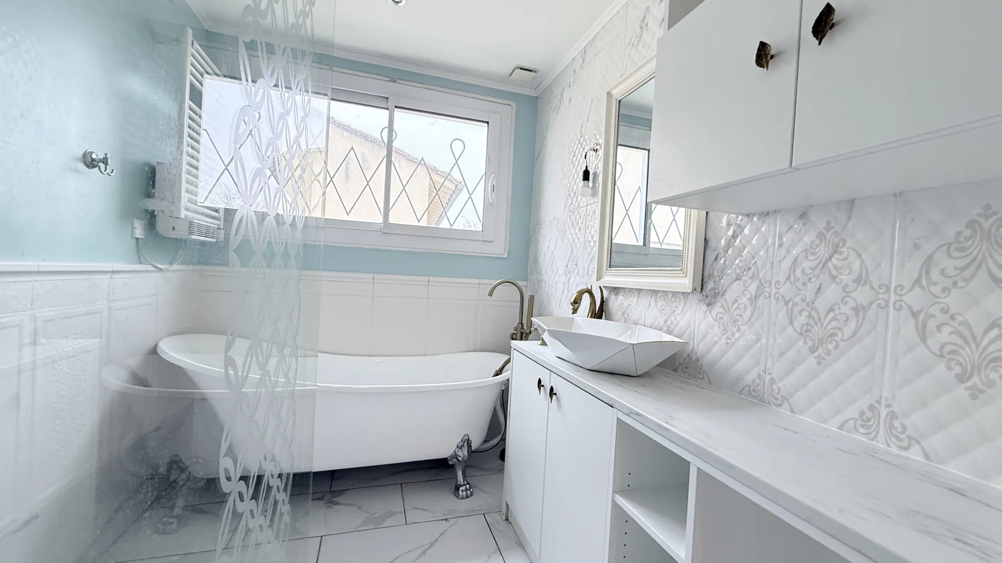 Maison familiale de 170 m² en centre-ville de Montpon-Ménestérol avec terrain clos 