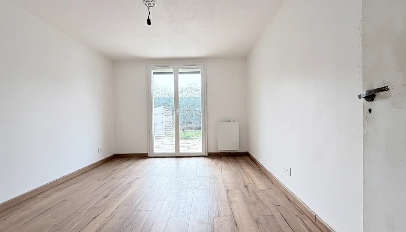 Maison familiale de 170 m² en centre-ville de Montpon-Ménestérol avec terrain clos 