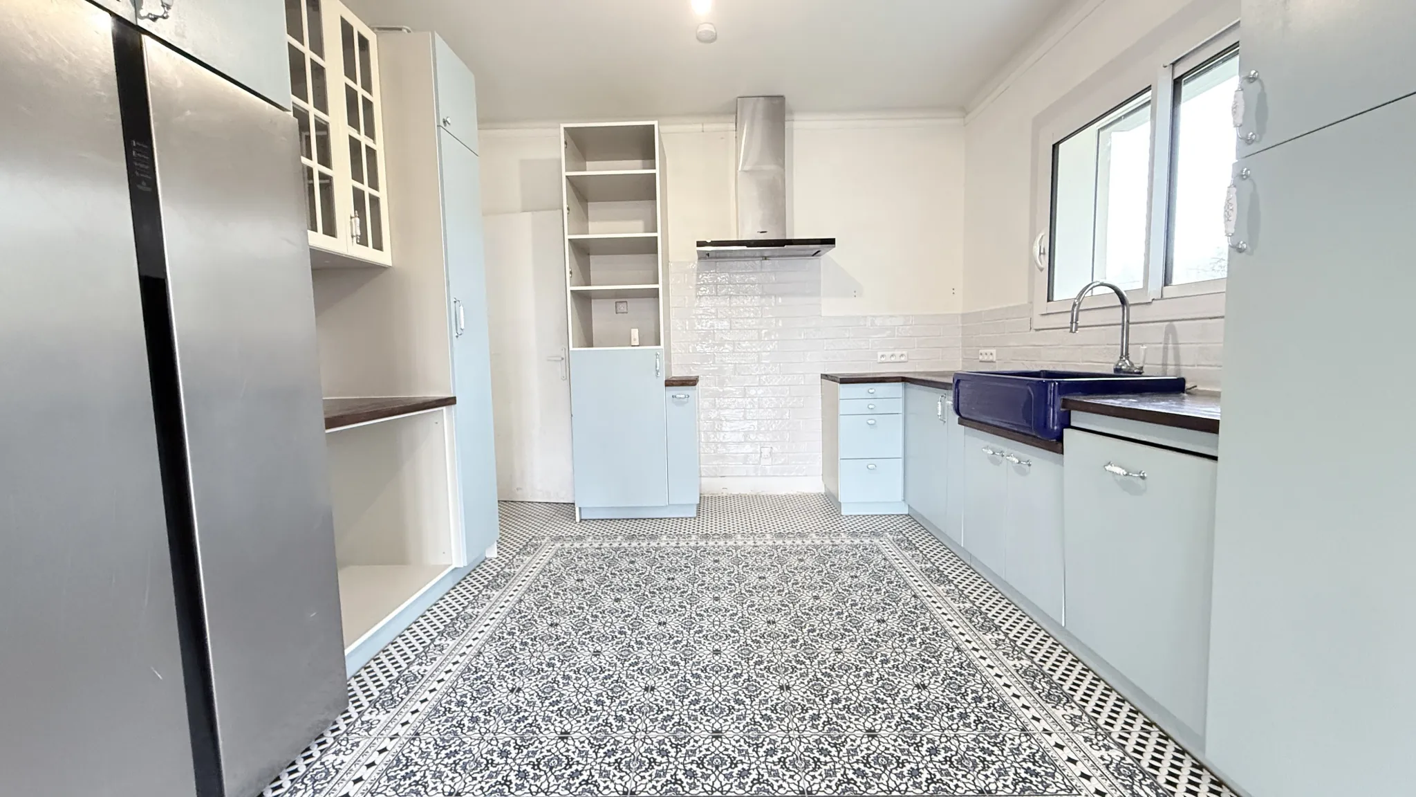 Maison familiale de 170 m² en centre-ville de Montpon-Ménestérol avec terrain clos 