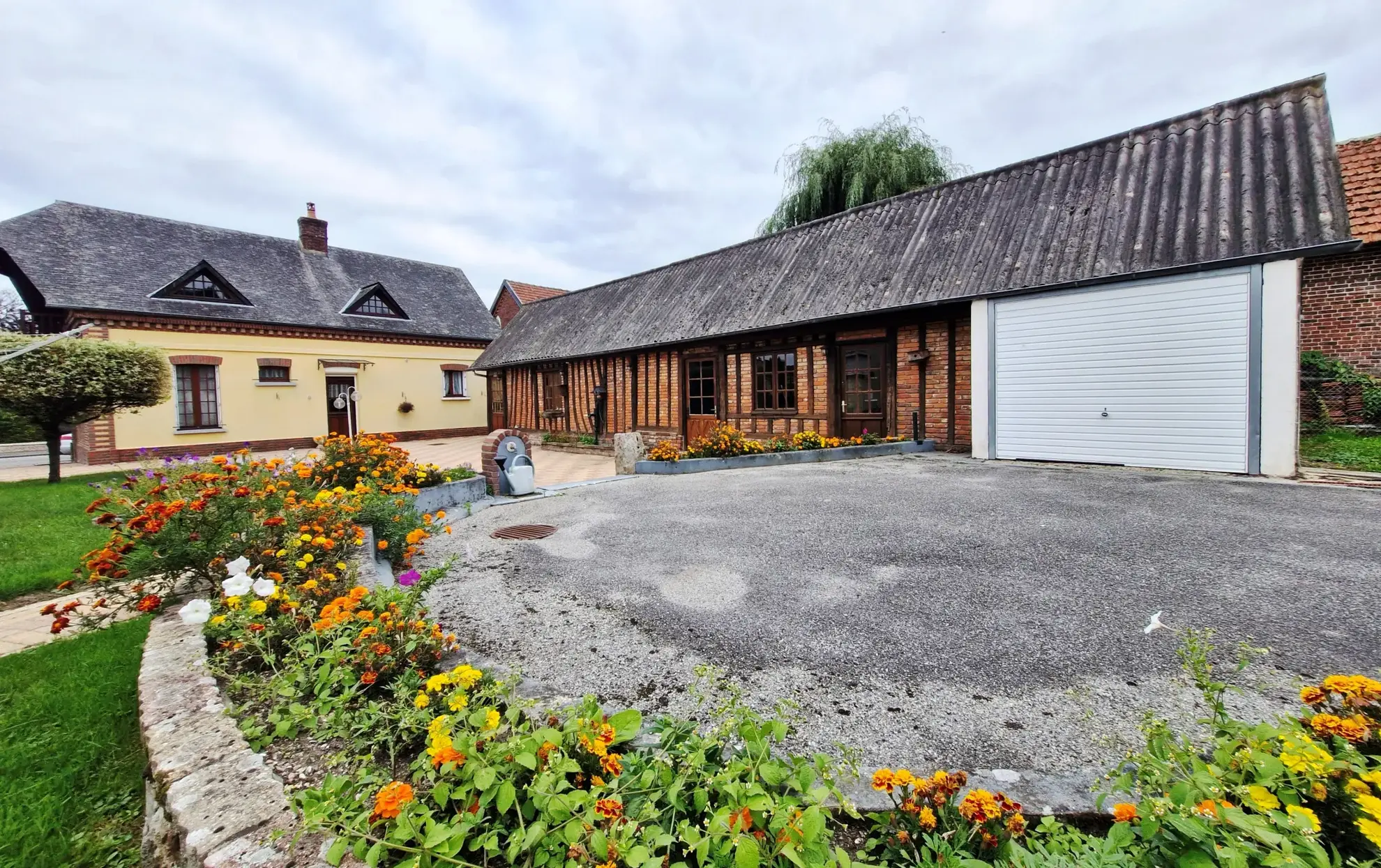 Belle maison de village avec dépendance proche Dieppe - Investissement ou résidence familiale