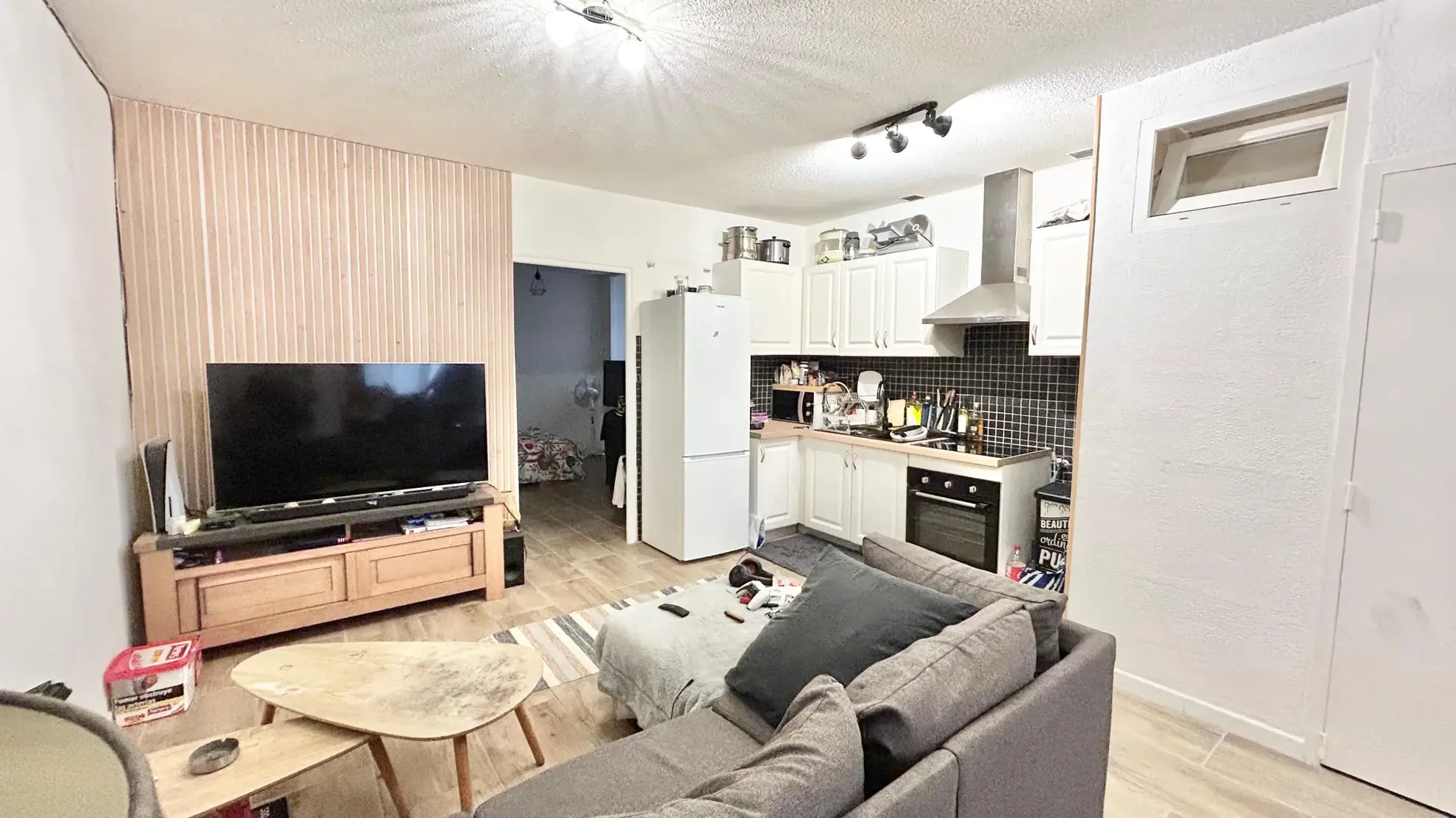 Appartement T2 de 50 m2 à Argeles-sur-Mer avec rénovation récente et emplacement idéal