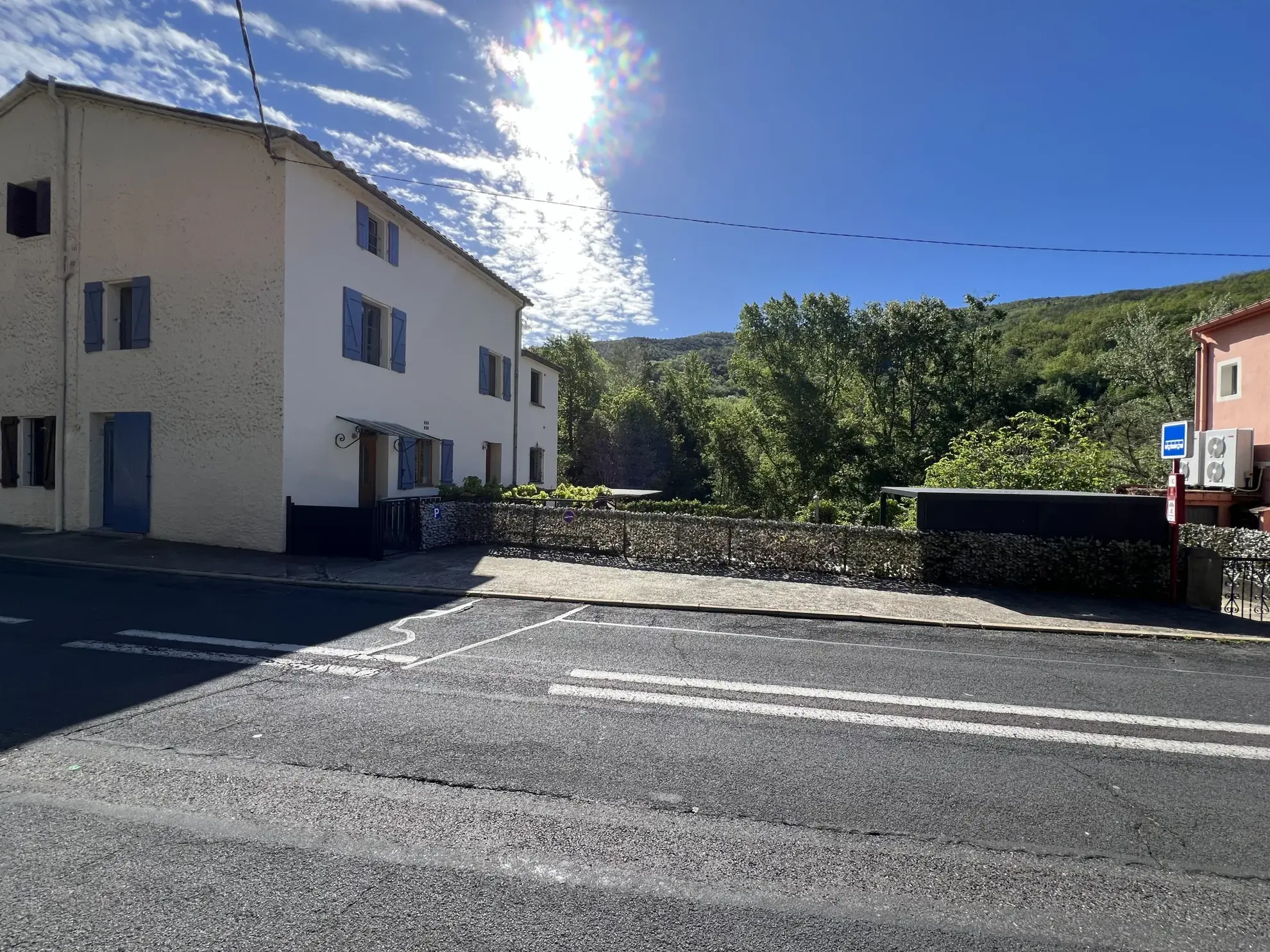 Maison avec deux appartements à Arles sur Tech — Grande terrasse et stationnements 