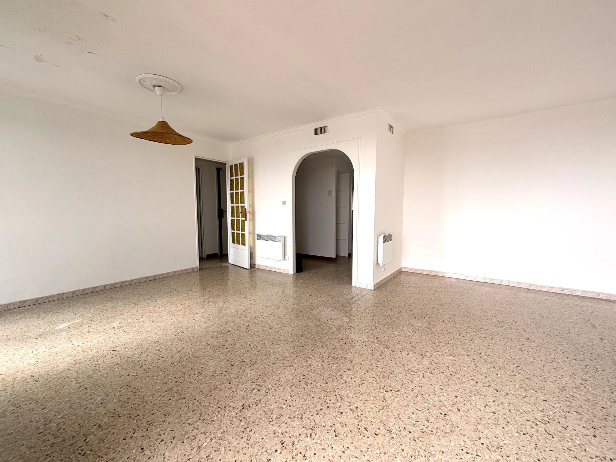 Appartement T4 avec terrasse et vue mer sur les hauteurs de Toulon Faron 