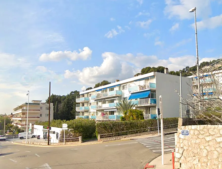 Appartement T4 avec terrasse et vue mer sur les hauteurs de Toulon Faron