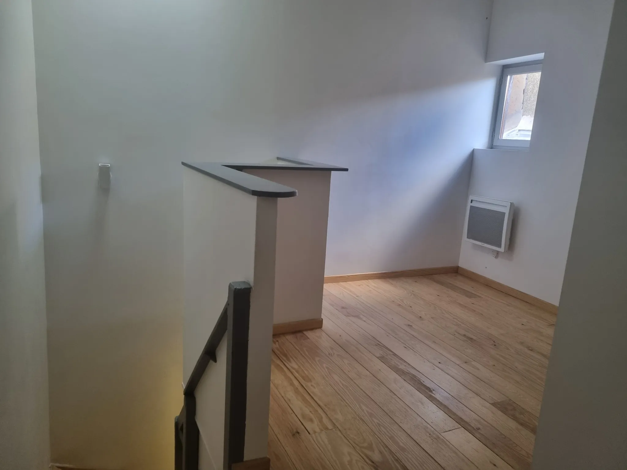 Maison de ville rénovée à Bazas de 68 m² avec 2 chambres et bureau 