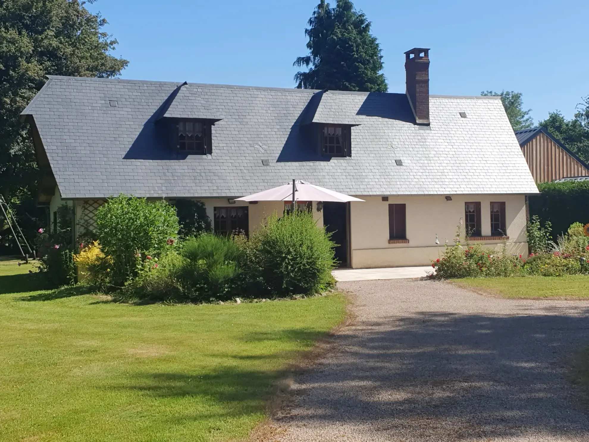 Maison de campagne à Cormeilles avec verger et dépendances - 4 chambres, cheminée