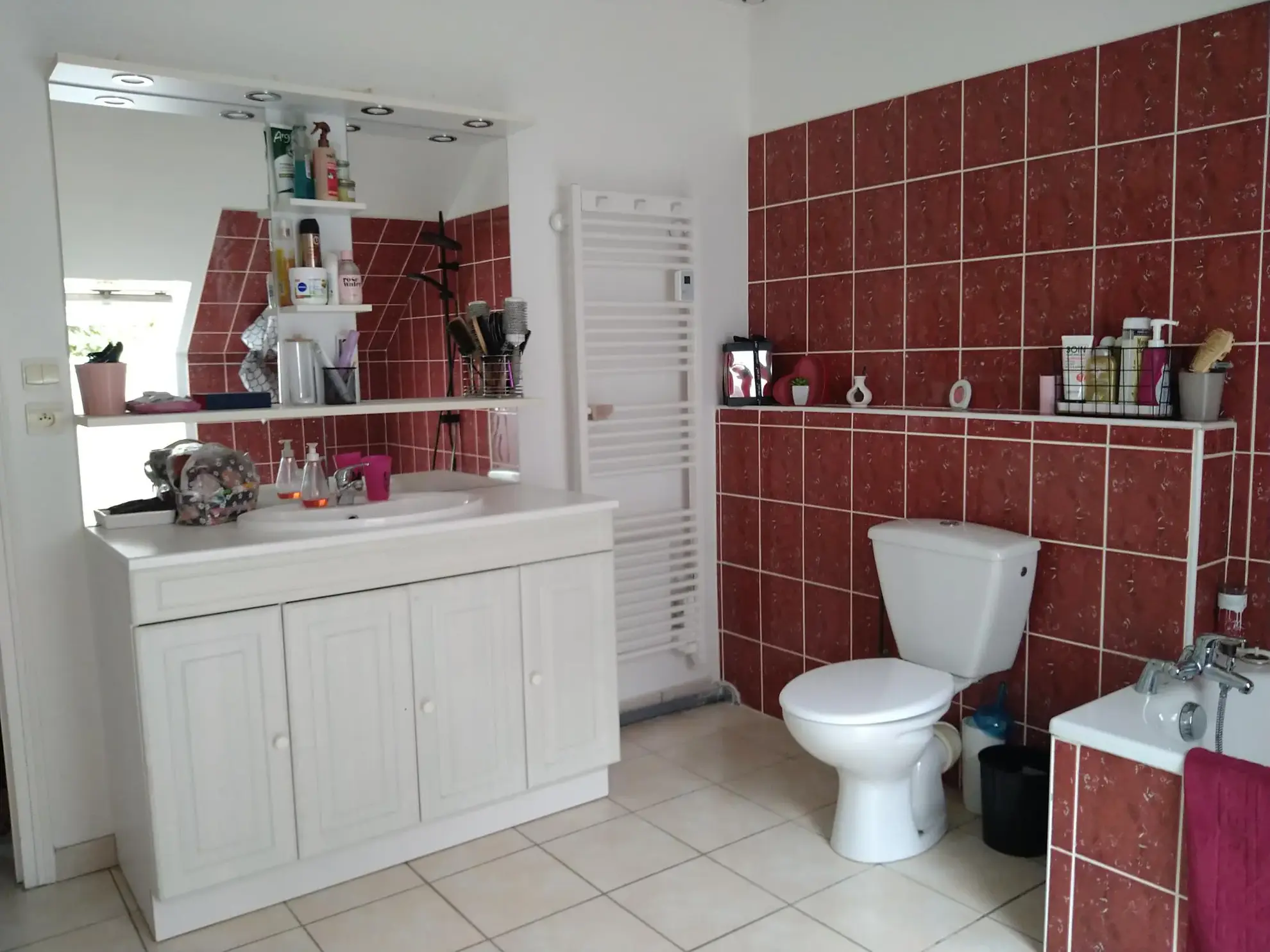 Maison spacieuse de 176,32 m² avec 6 chambres à Saint Calais du Desert 