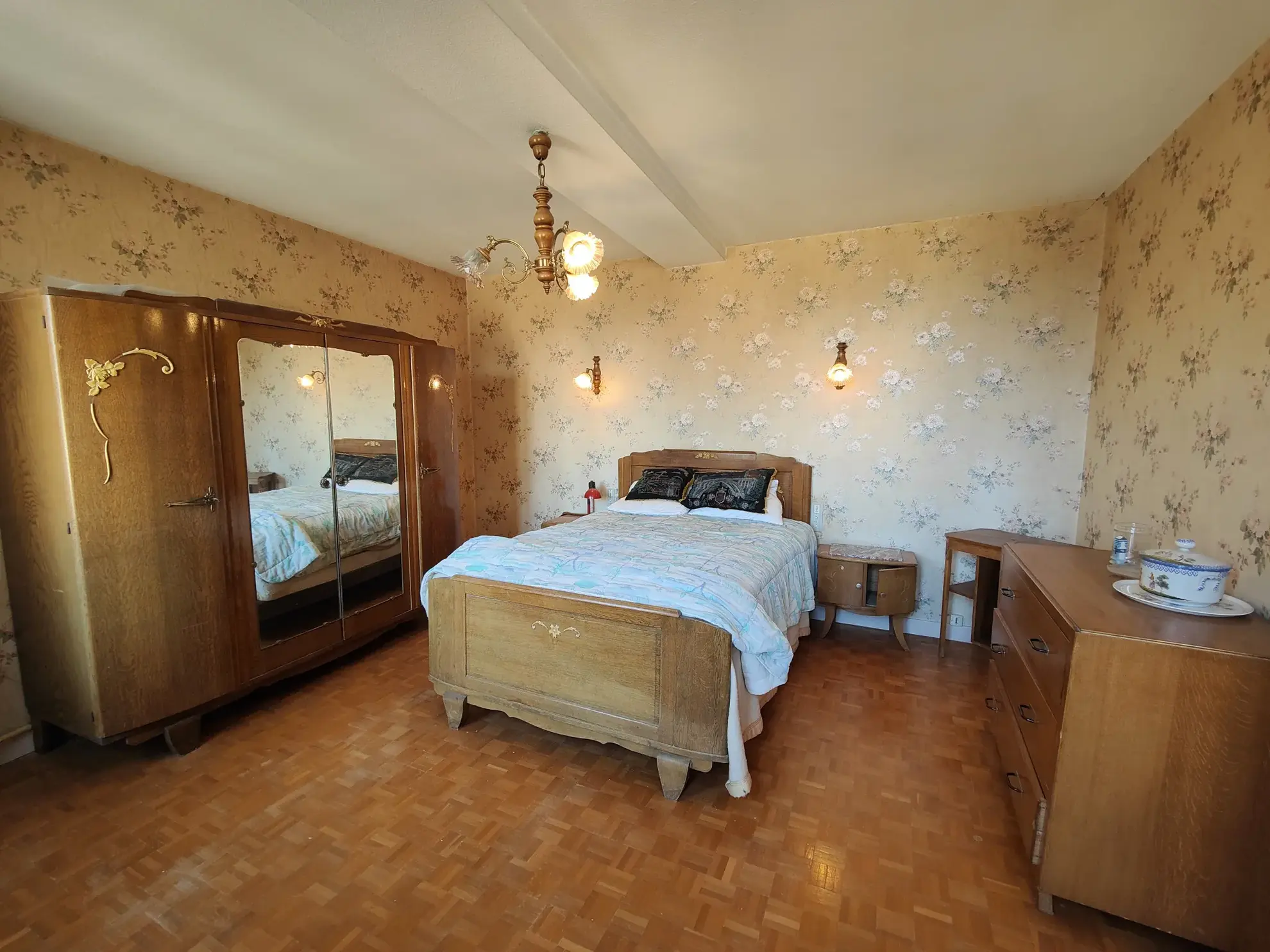Maison à Bussy-en-Othe avec grand terrain et dépendances - Opportunité à saisir 