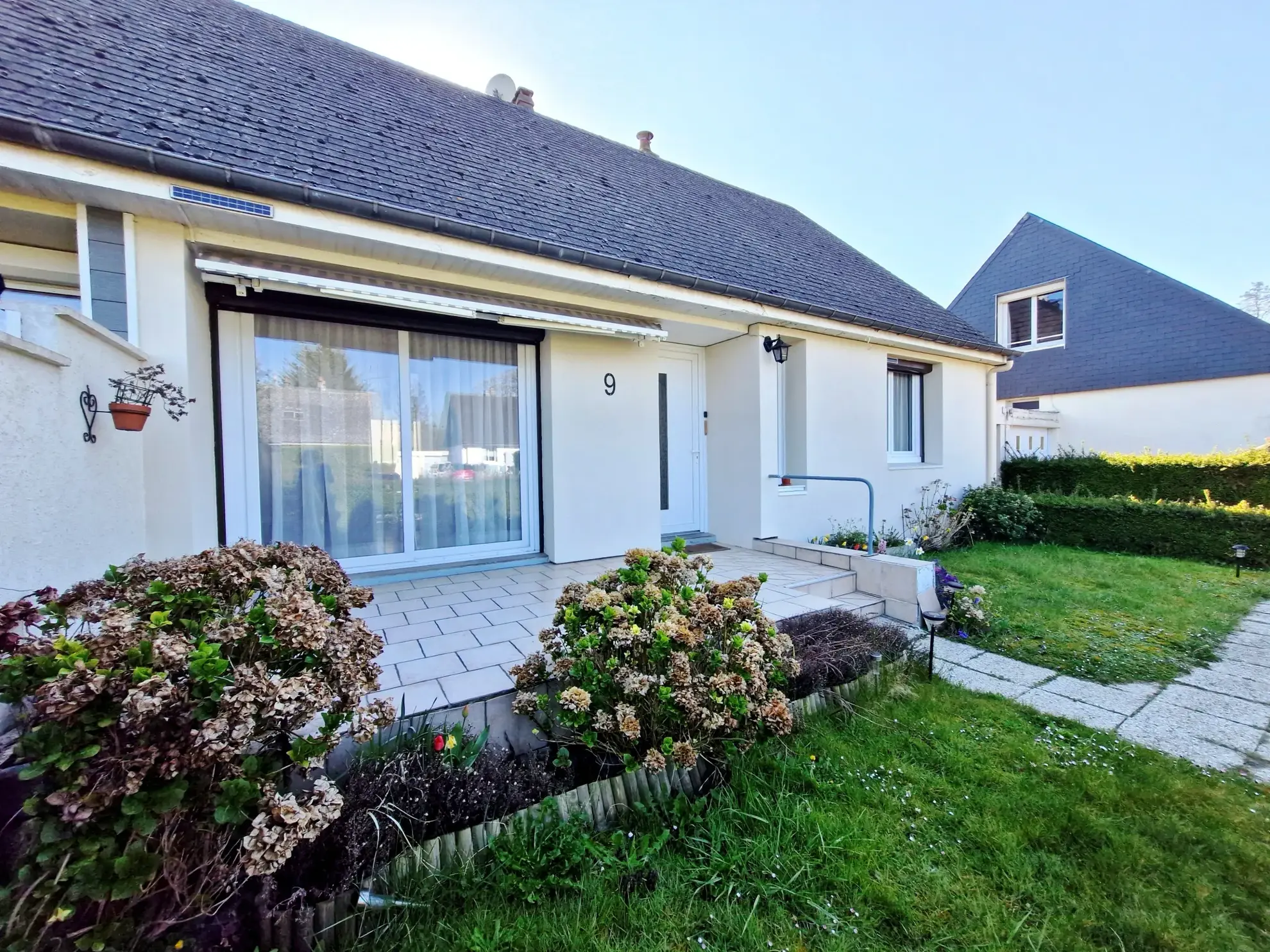 Maison 3 Chambres à Ouville-la-Rivière avec Garage et Terrasse