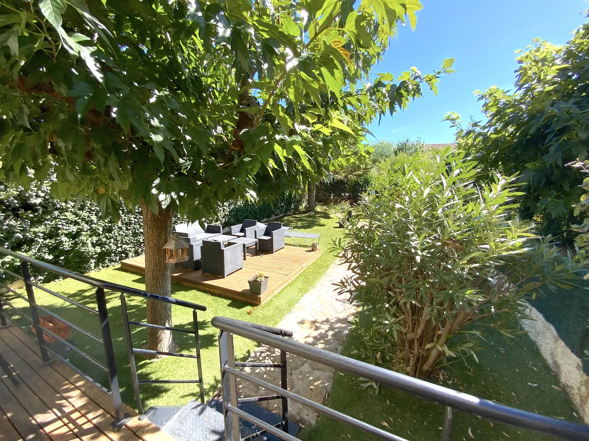 Appartement en rez-de-jardin avec jardin de 180 m² à Saint-Cyr-sur-Mer