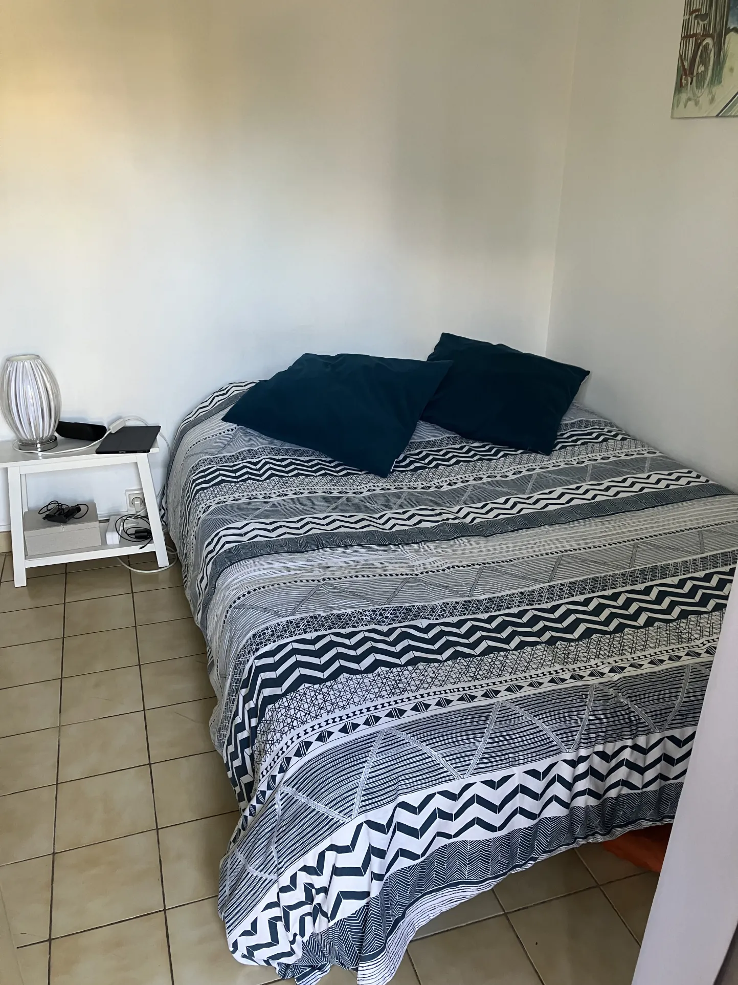 Appartement 2 pièces à Hyères centre-ville avec terrasse, piscine et parking privé 