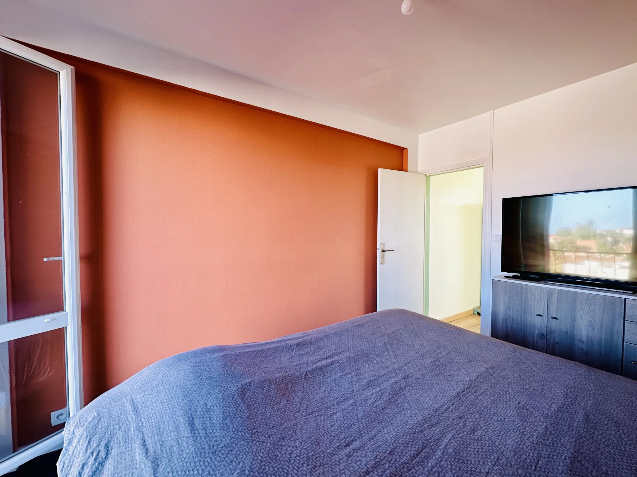 Appartement T3 rénové avec balcon et parking à Niort, secteur Avenue de Limoges 