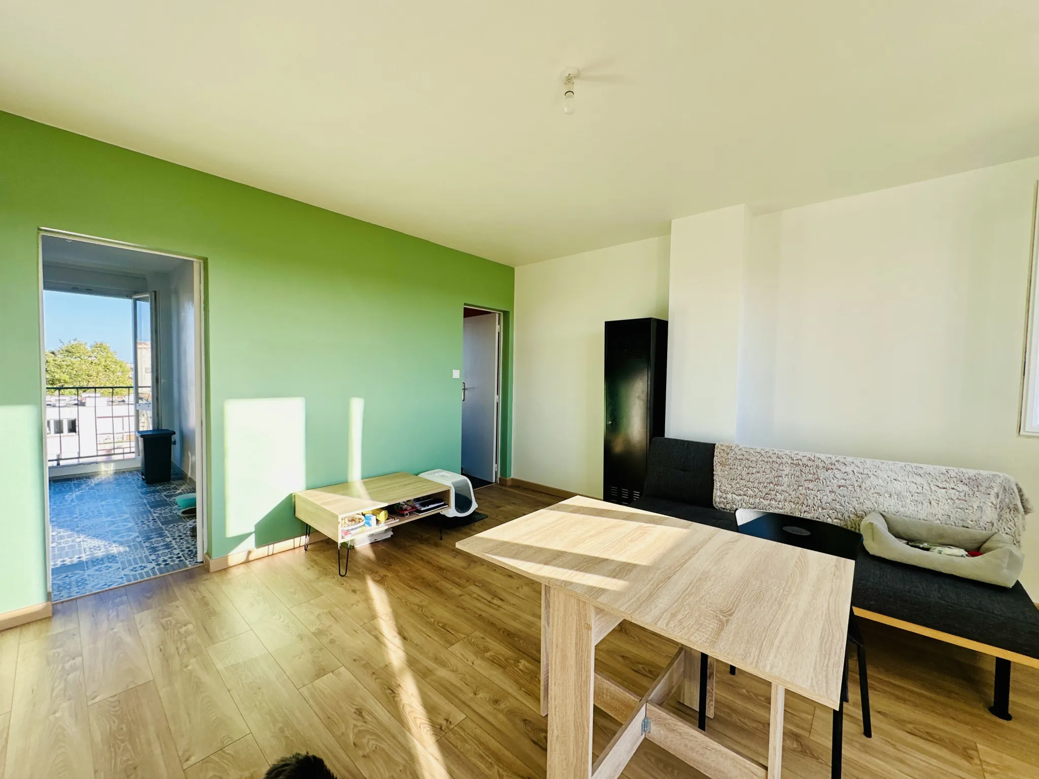 Appartement T3 rénové avec balcon et parking à Niort, secteur Avenue de Limoges 
