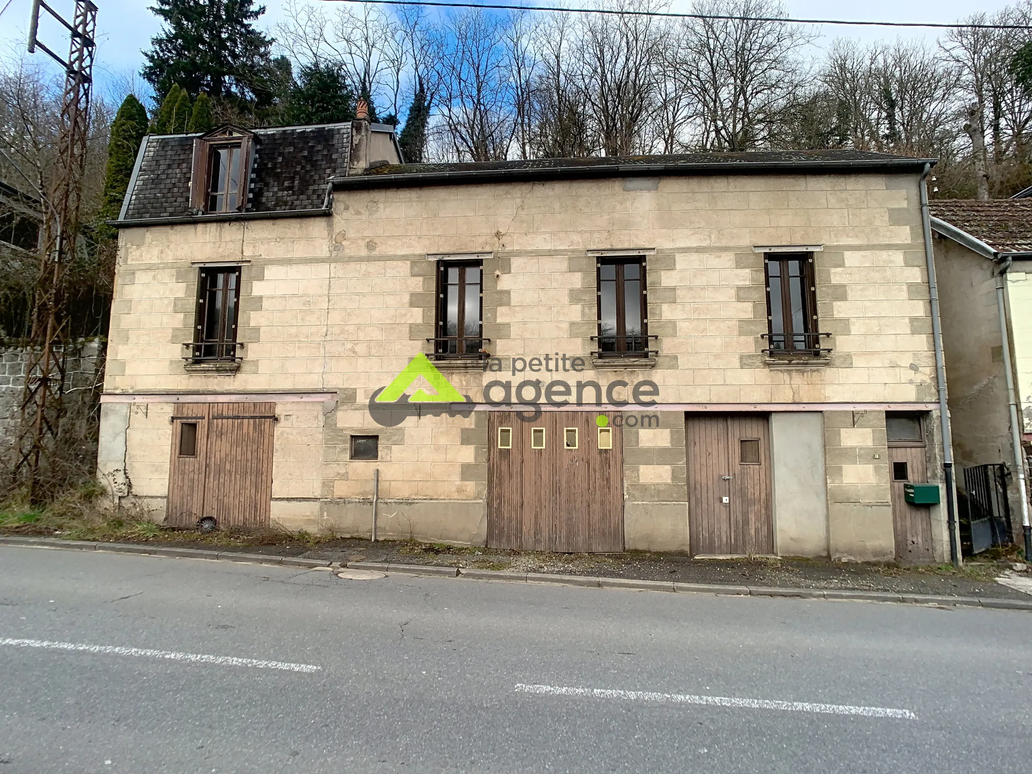 Maison de ville à vendre à Aubusson avec jardin et garage en Creuse