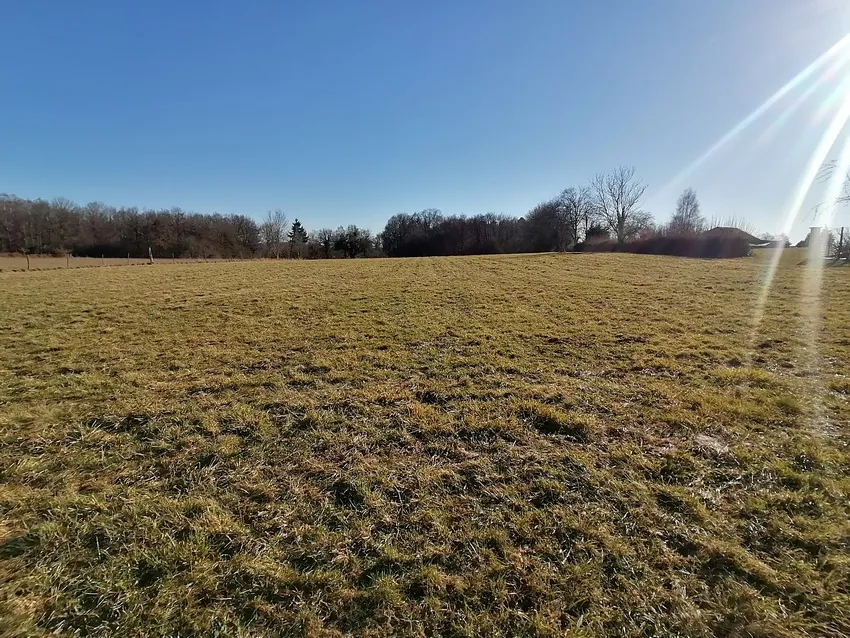 Terrain constructible à Saint-Georges-de-Mons de 1030 m², certificat d'urbanisme OK 