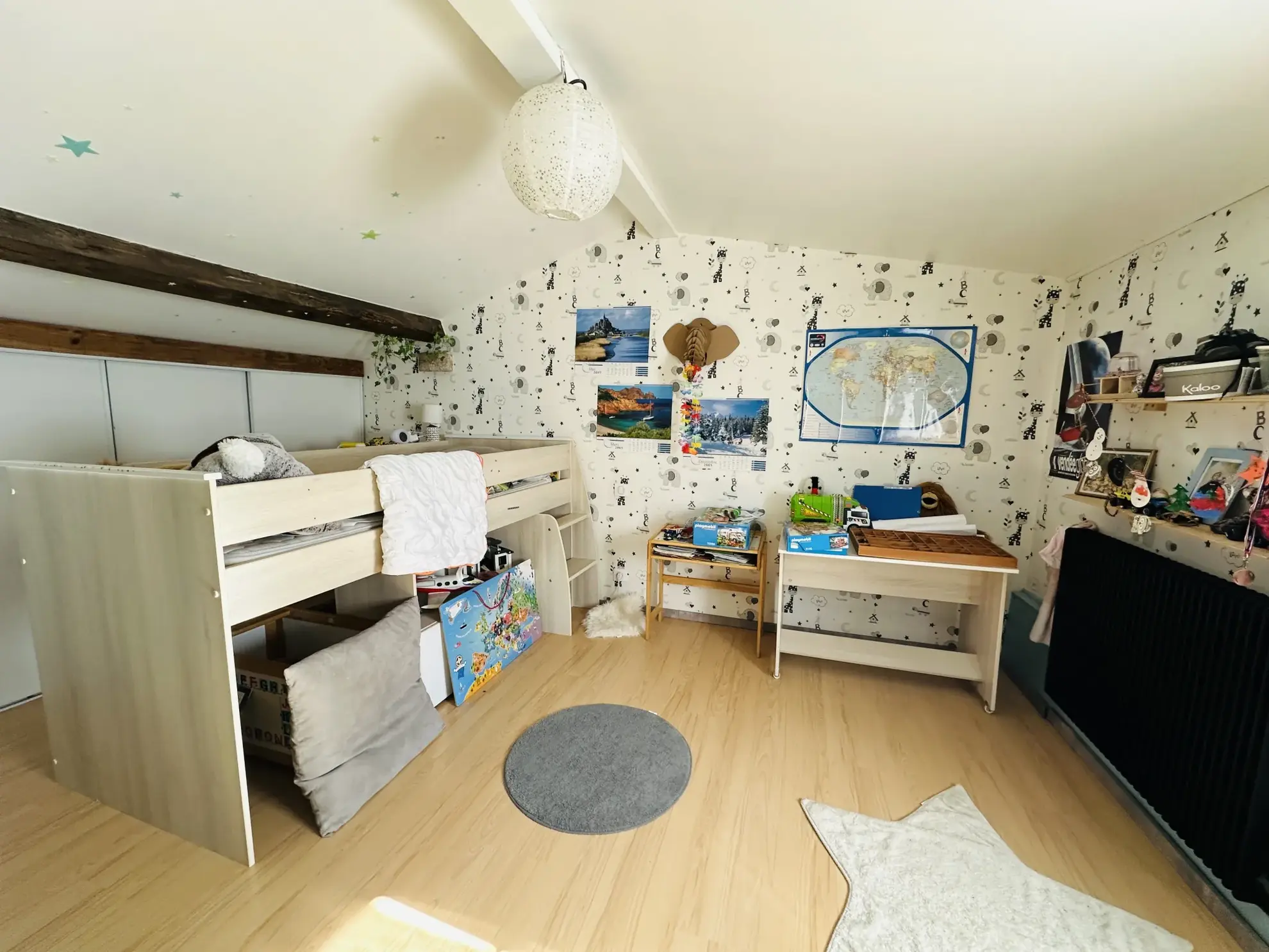 Charmante maison en pierre avec dépendances à Vouille, 3 chambres, terrain arboré 