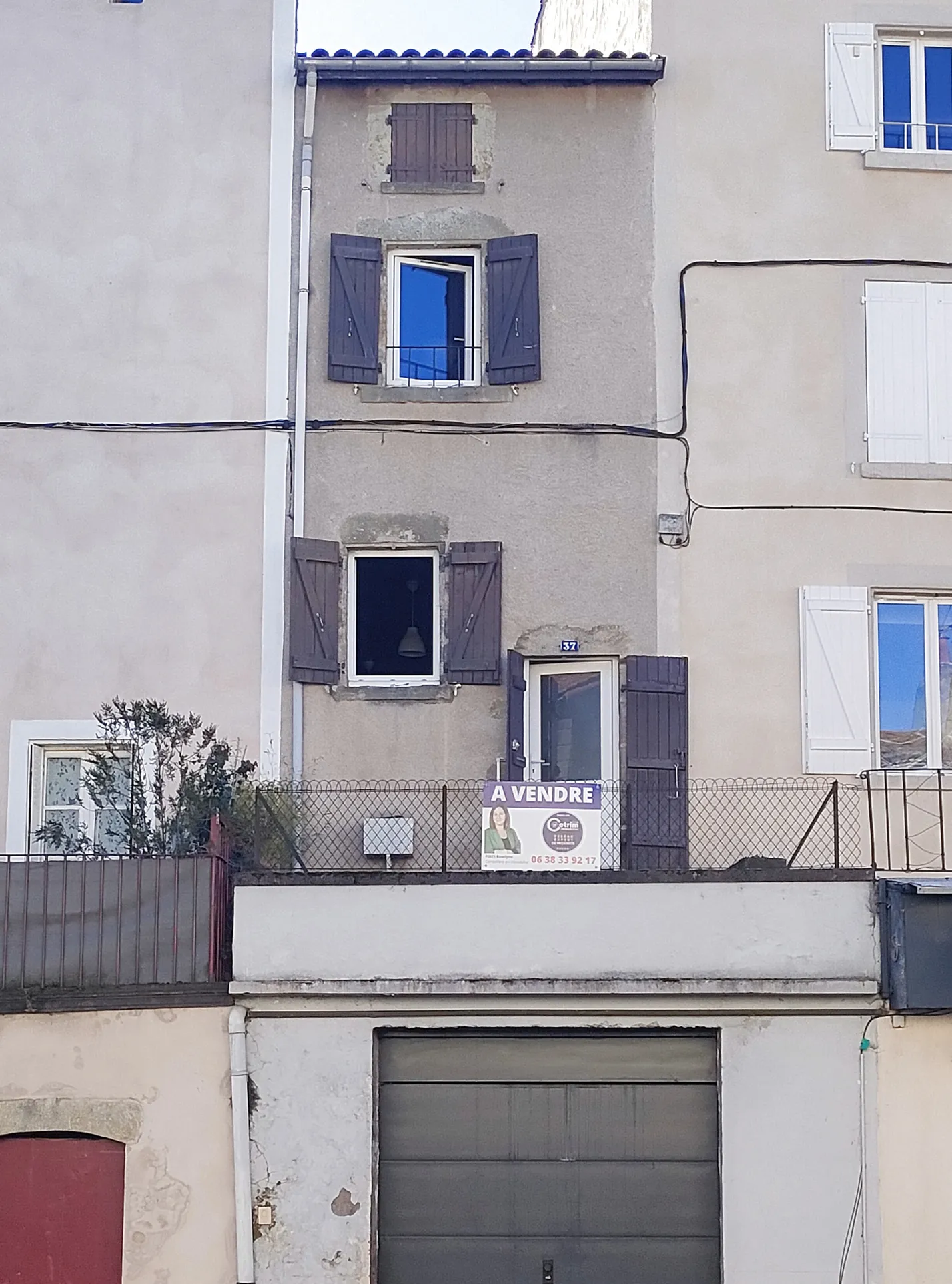 Maison de ville à Billom avec terrasse et garage — Opportunité à saisir