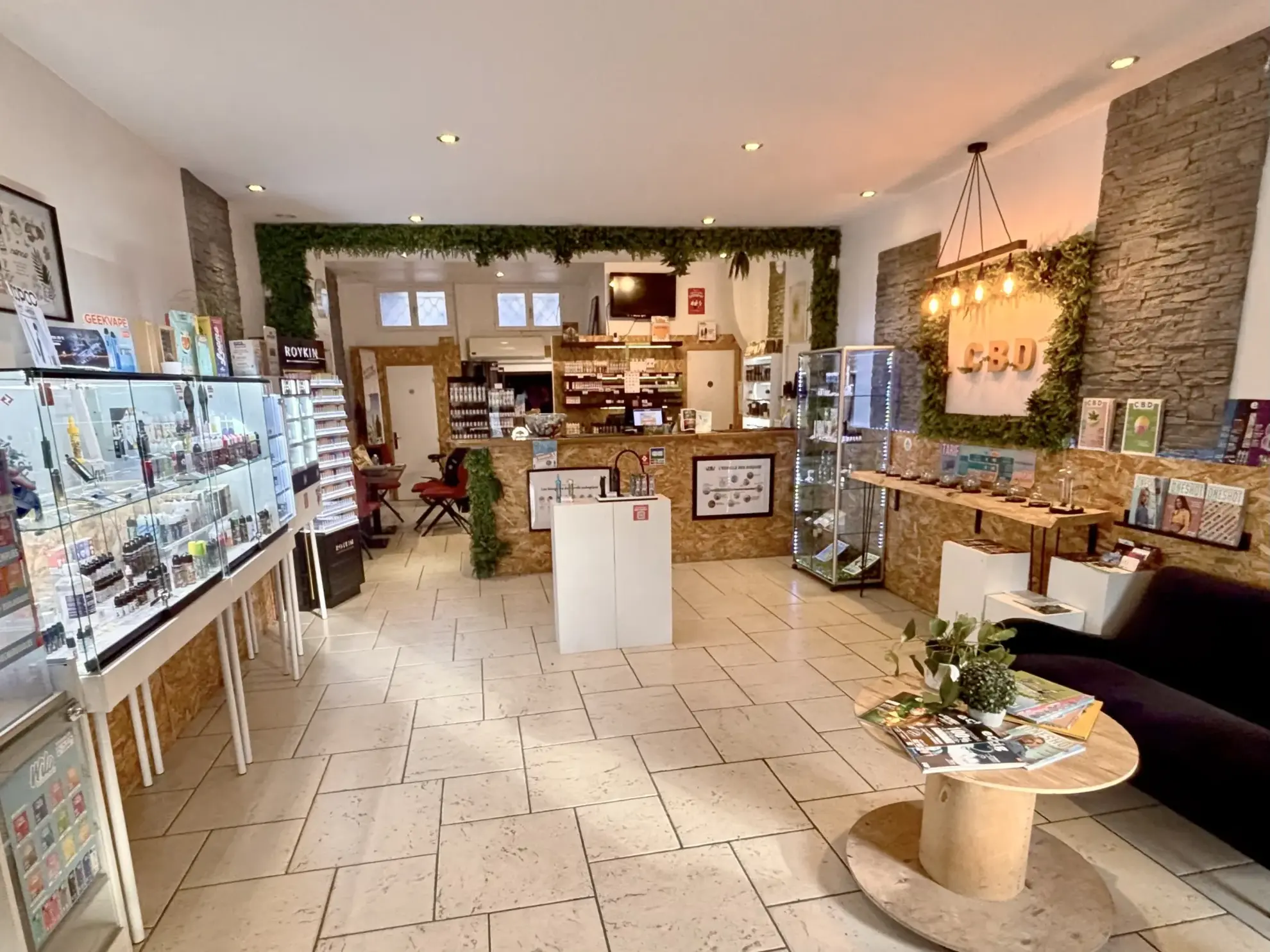 Fonds de commerce vente de produits de vape à La Trinité, emplacement numéro 1 