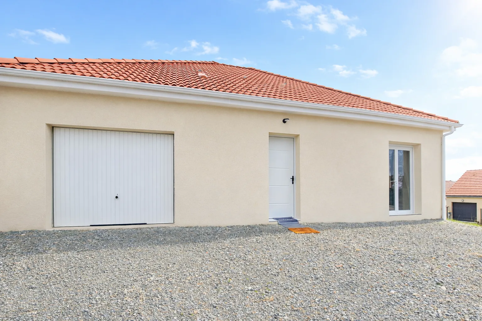 À vendre pavillon de plain-pied à Sainte-Feyre, 3 chambres, 300 m² terrain, moderne et lumineux