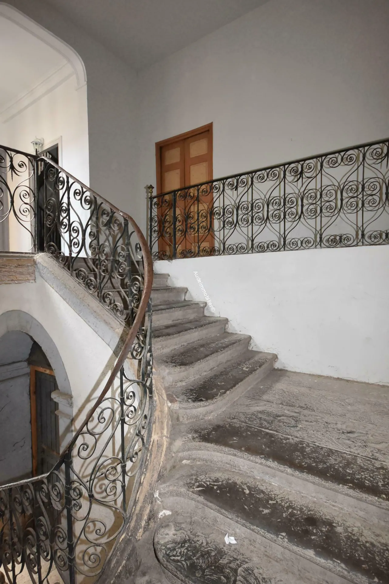 Immeuble de rapport à Limoux avec revenus locatifs - Investissement idéal 