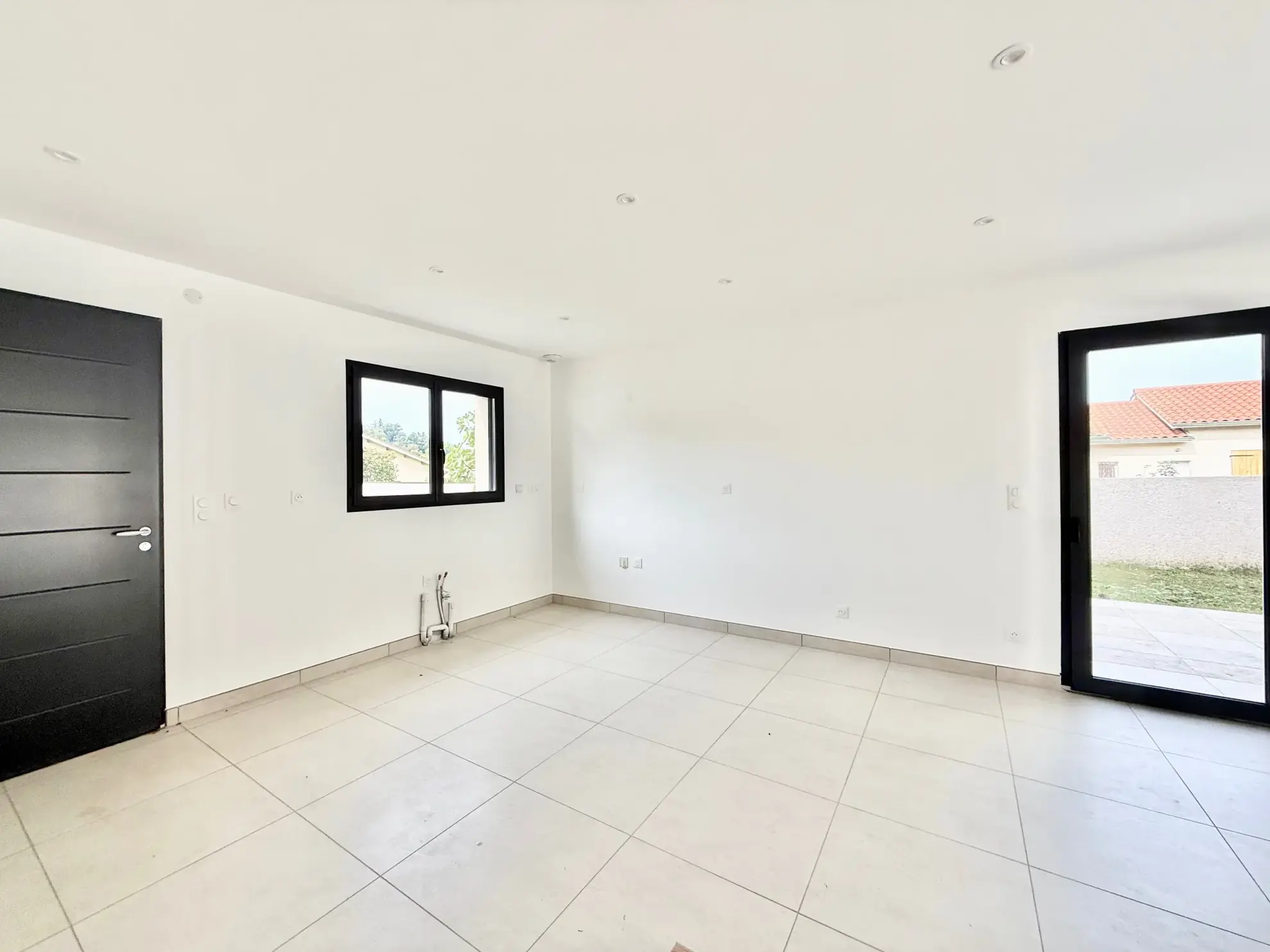 Maison neuve 110 m² à Viriville dans secteur calme avec prestations modernes 