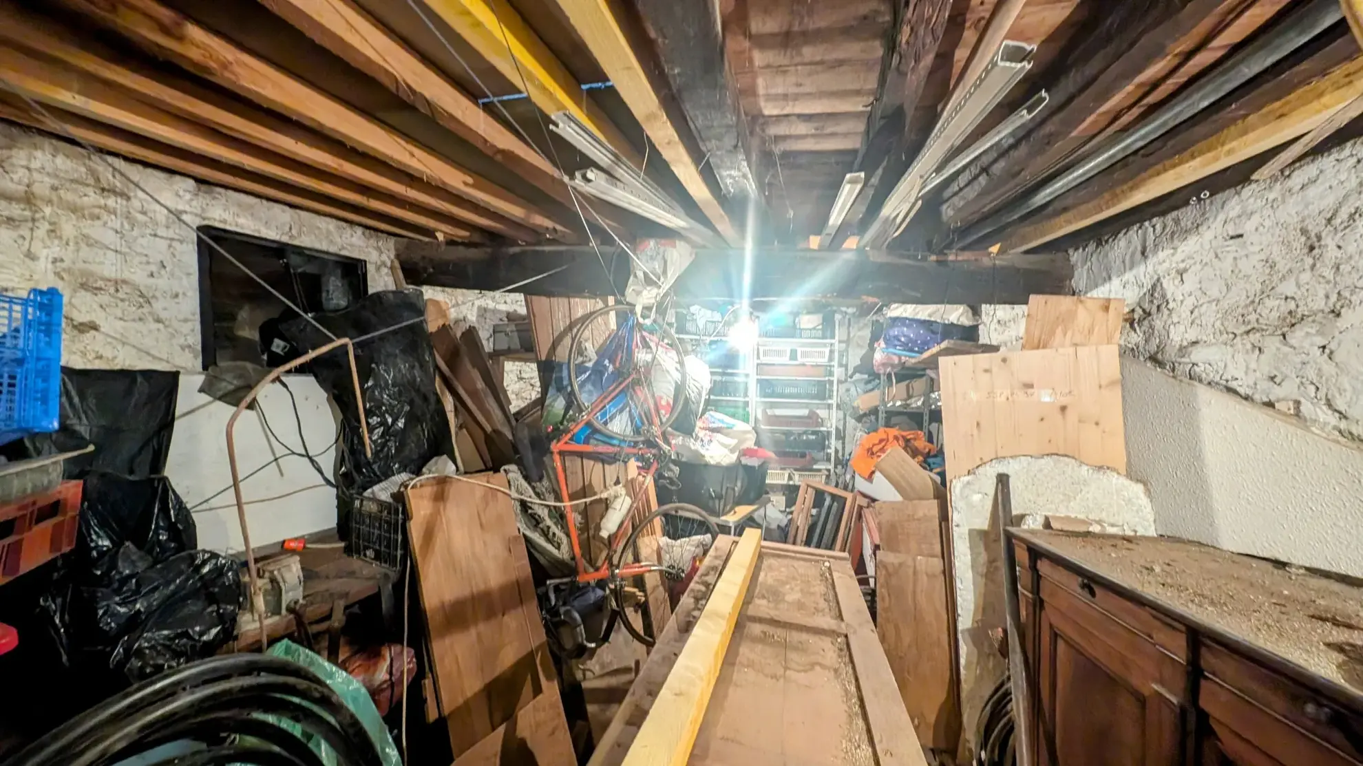 Maison en pierre rénovable à Montesquieu des Albères - Opportunité à saisir 