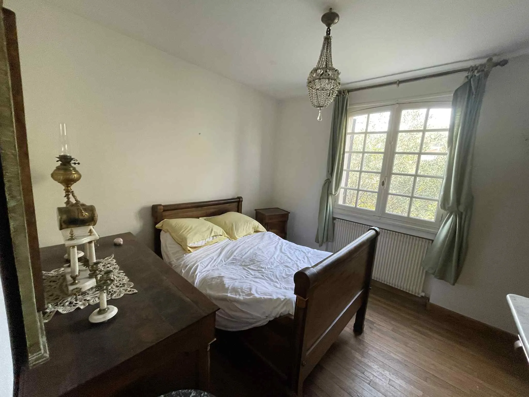 Maison à rénover avec jardin, garage et 3 chambres à Sisteron 04200 