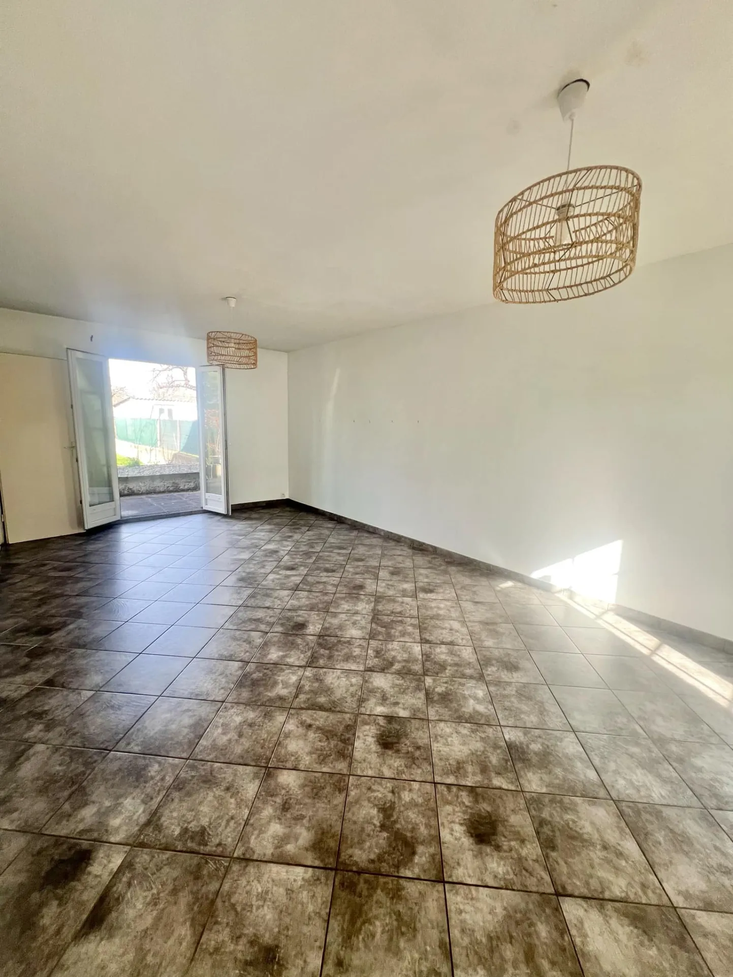 Maison familiale avec jardin et garage à Riom - 83 m² 