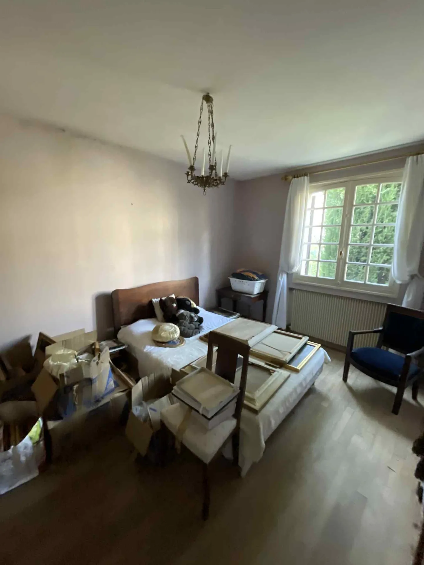 Maison à rénover avec jardin, garage et 3 chambres à Sisteron 04200 